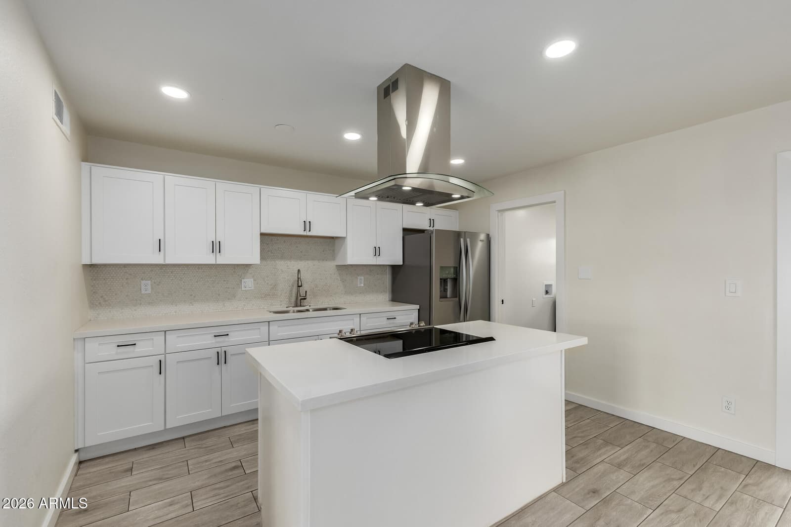 3700 W KEIM Drive, Phoenix, AZ 85019 — photo 9 of 24
