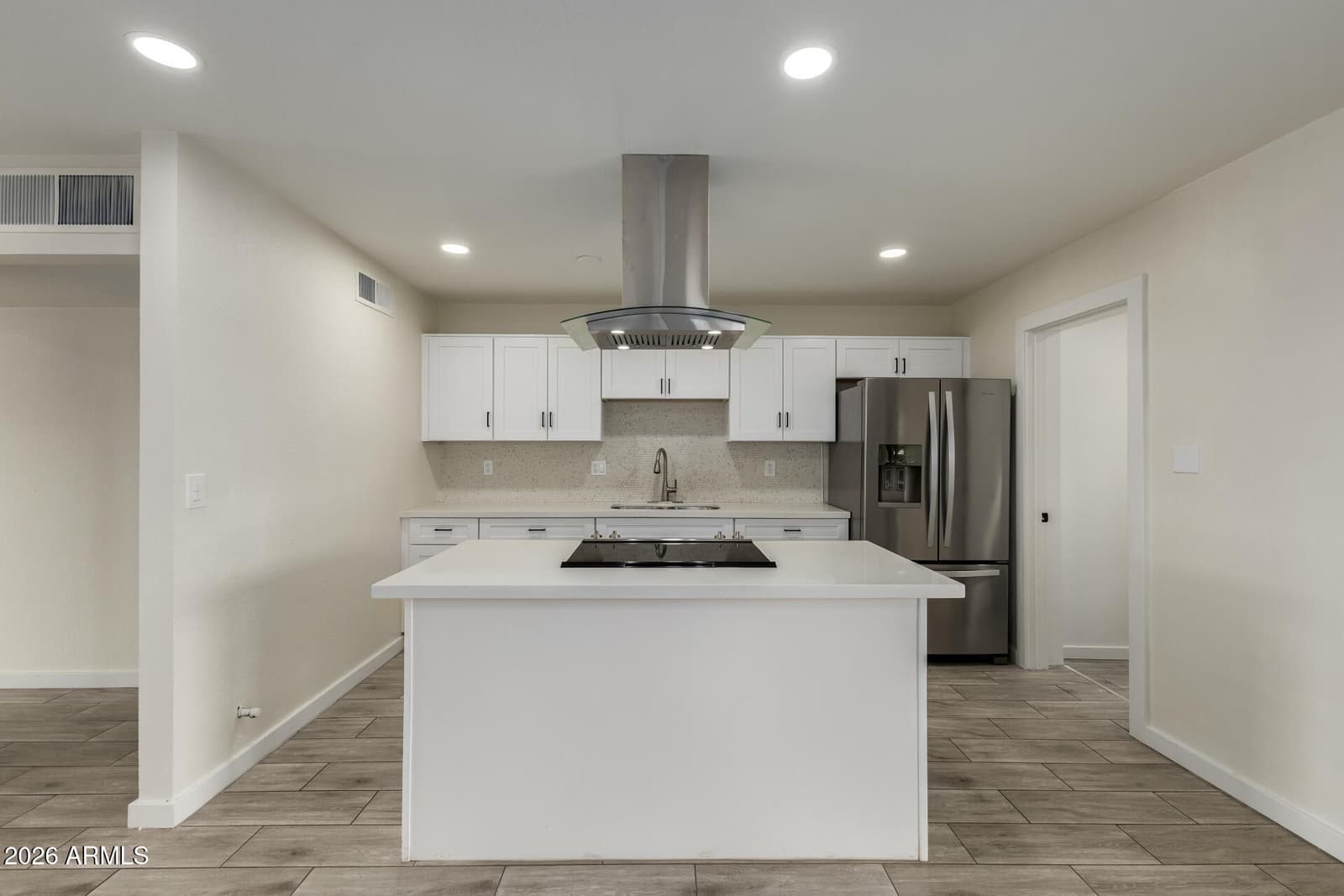 3700 W KEIM Drive, Phoenix, AZ 85019 — photo 11 of 24