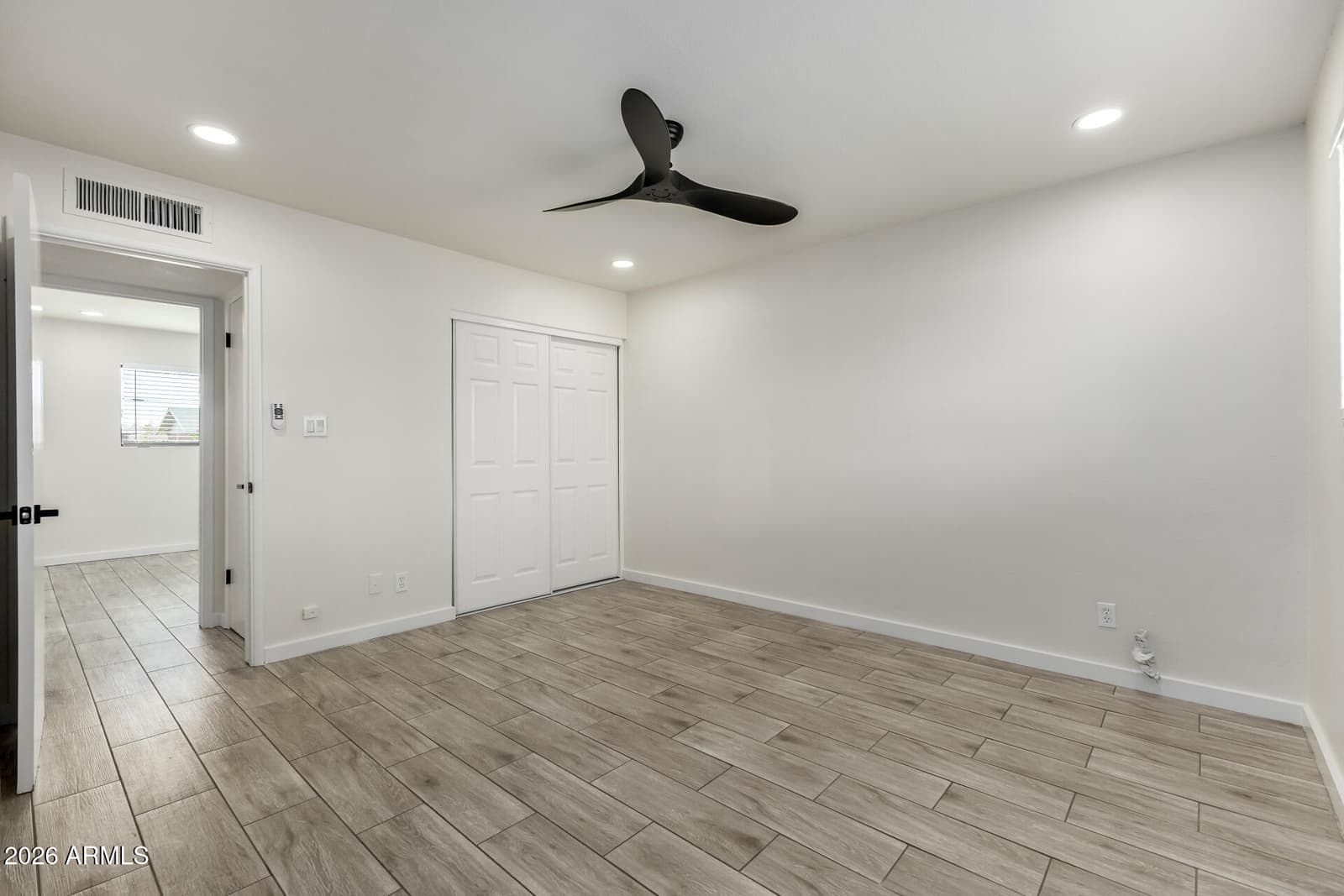 3700 W KEIM Drive, Phoenix, AZ 85019 — photo 13 of 24