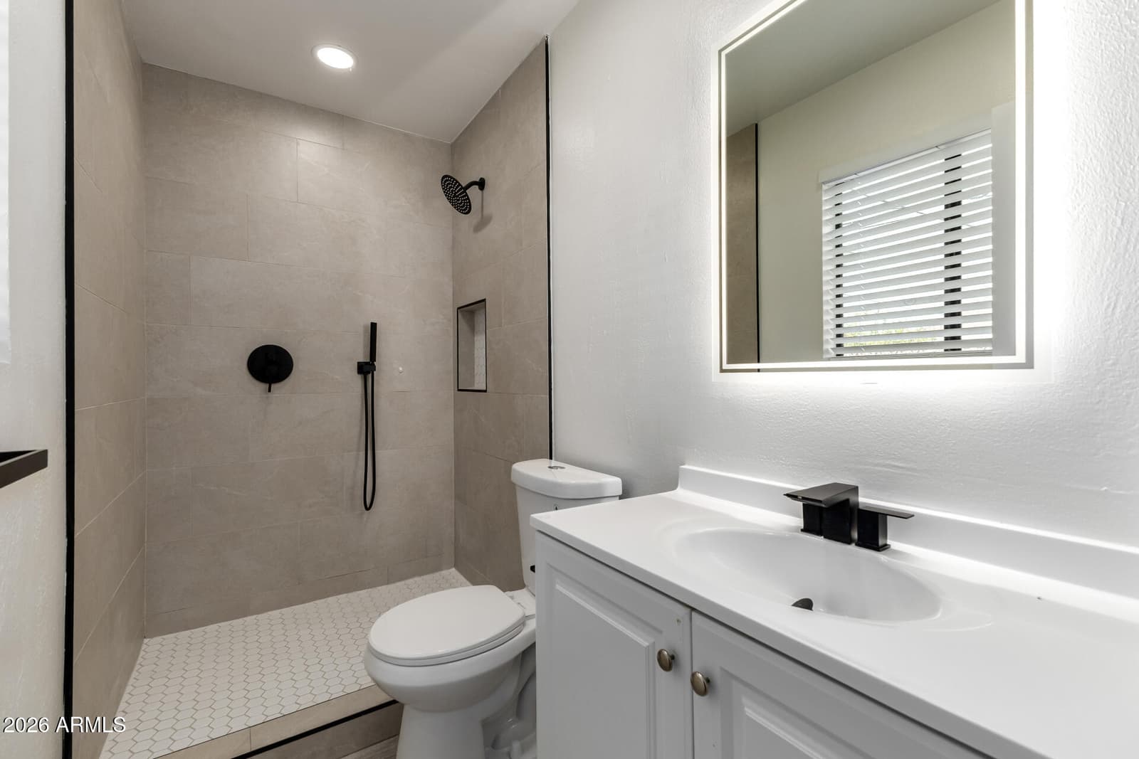 3700 W KEIM Drive, Phoenix, AZ 85019 — photo 16 of 24