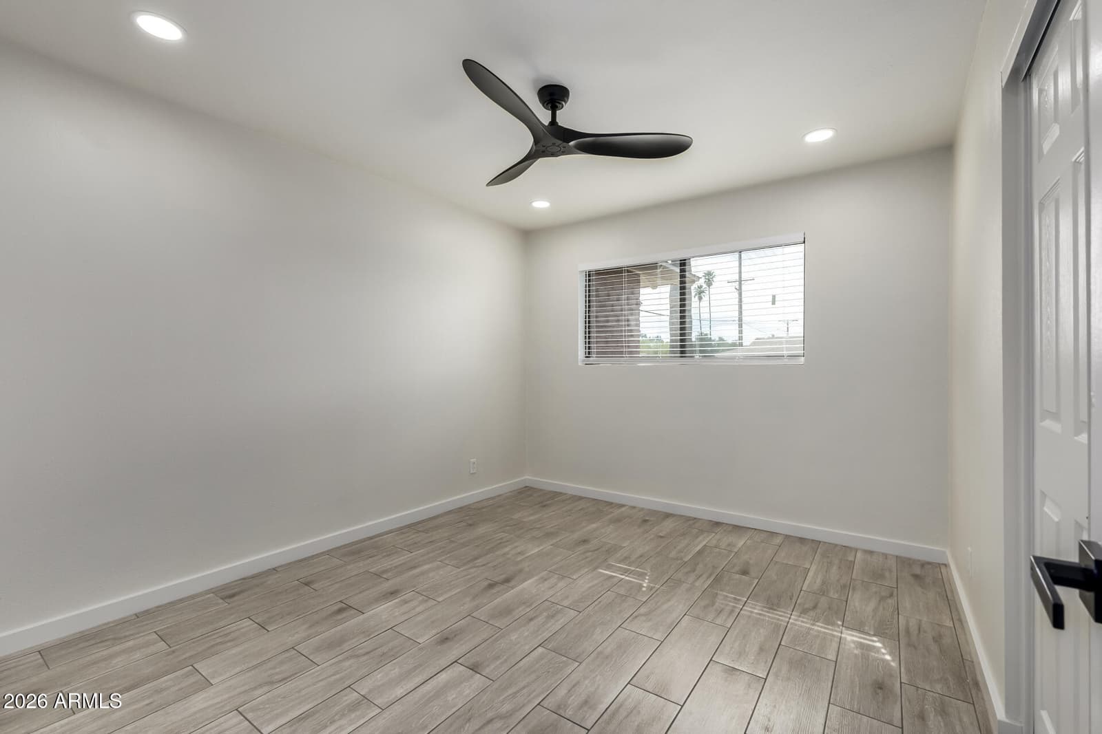 3700 W KEIM Drive, Phoenix, AZ 85019 — photo 17 of 24