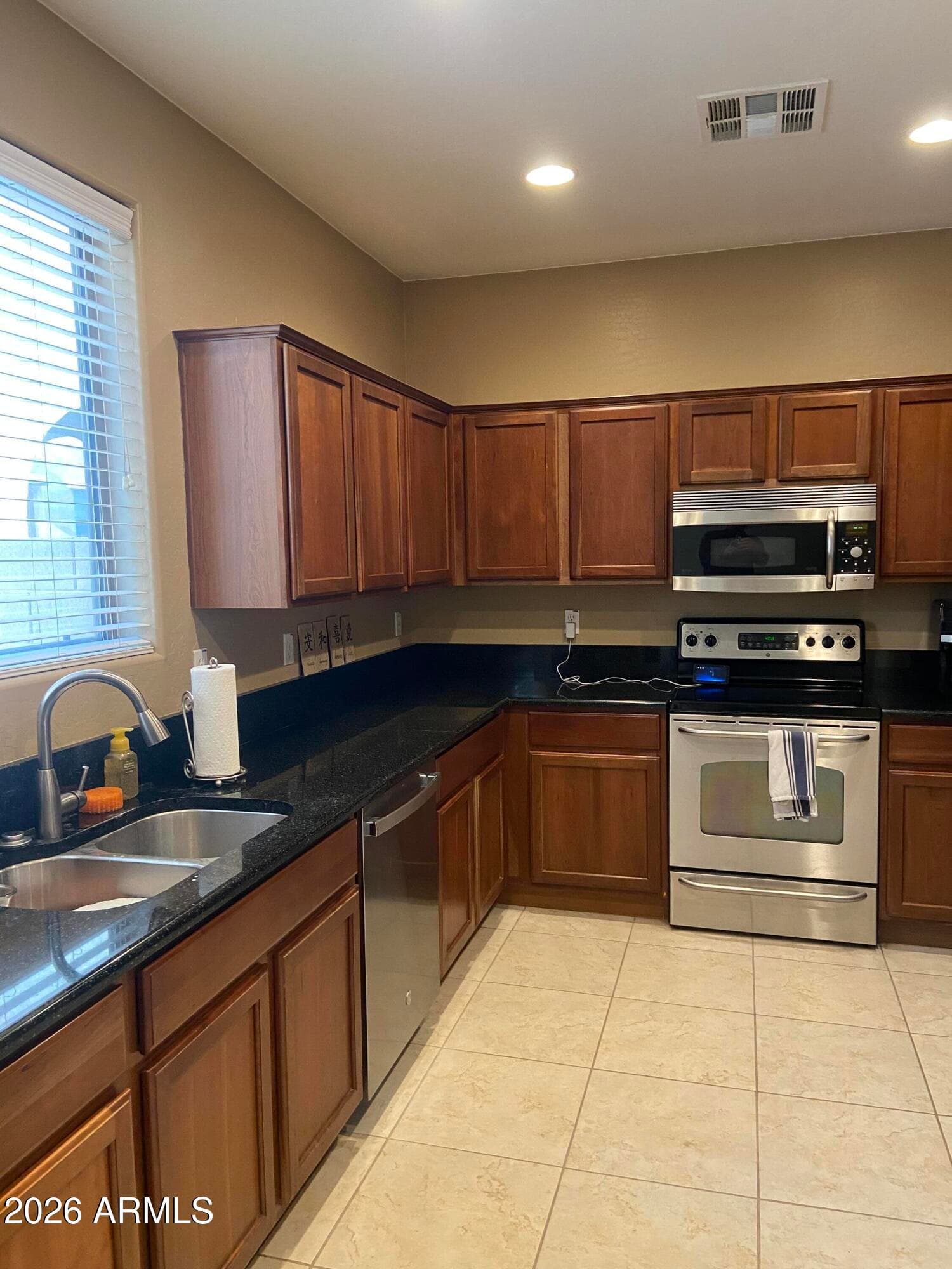 5354 W CHISUM Trail W, Phoenix, AZ 85083 — photo 11 of 35