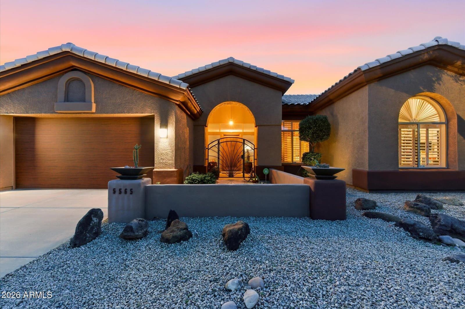 5565 W PINNACLE HILL Drive W, Glendale, AZ 85310 — photo 11 of 54