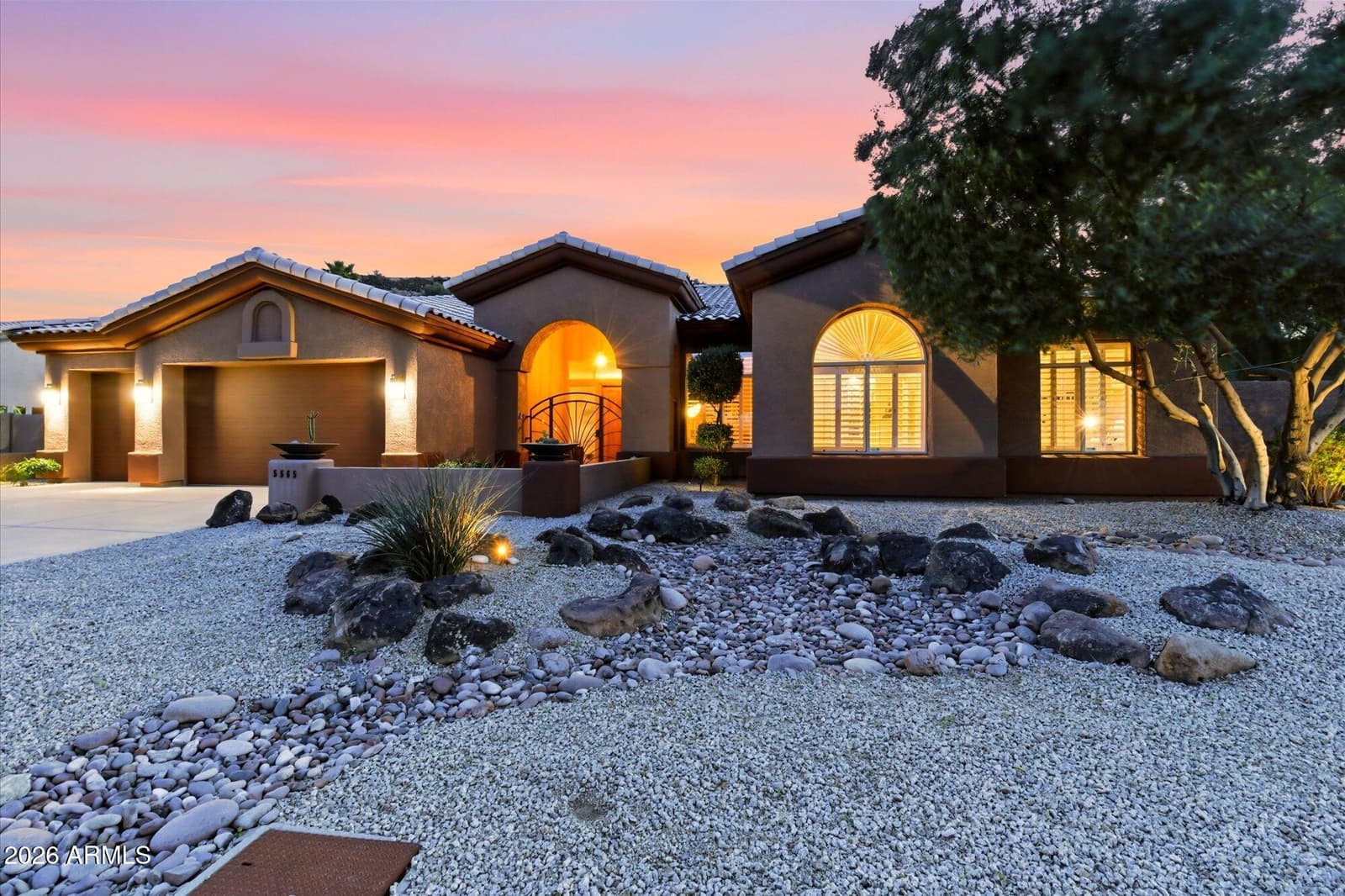 5565 W PINNACLE HILL Drive W, Glendale, AZ 85310 — photo 4 of 54