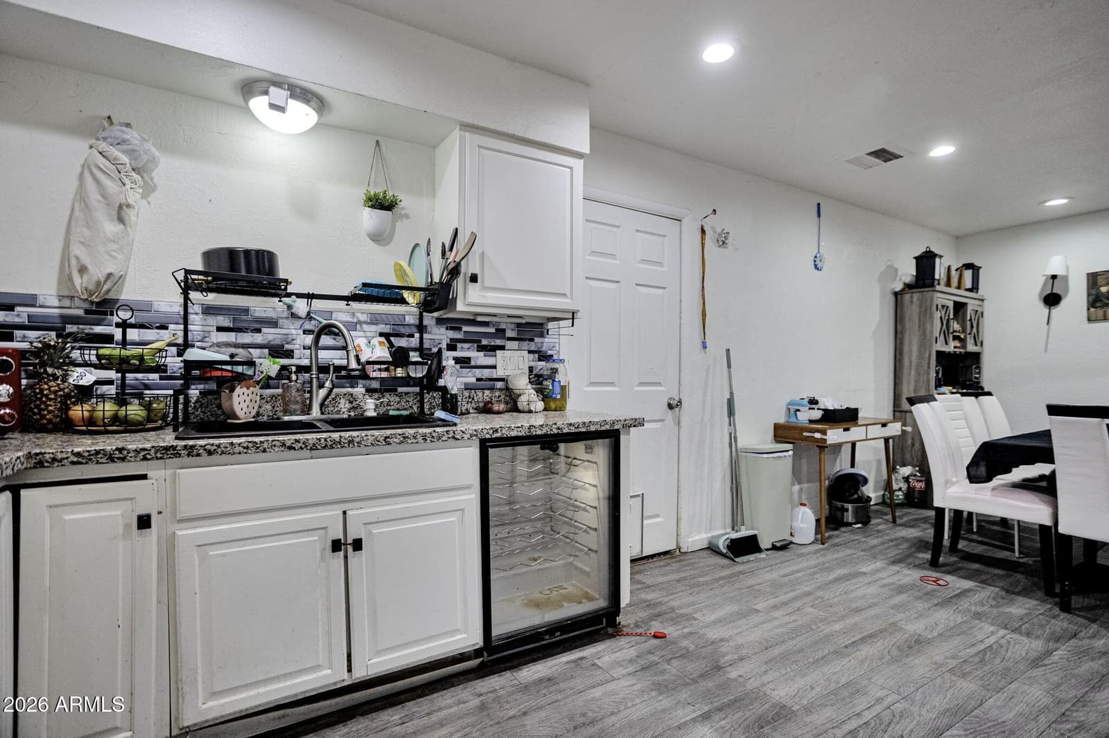 3925 W SAN JUAN Avenue, Phoenix, AZ 85019 — photo 6 of 25