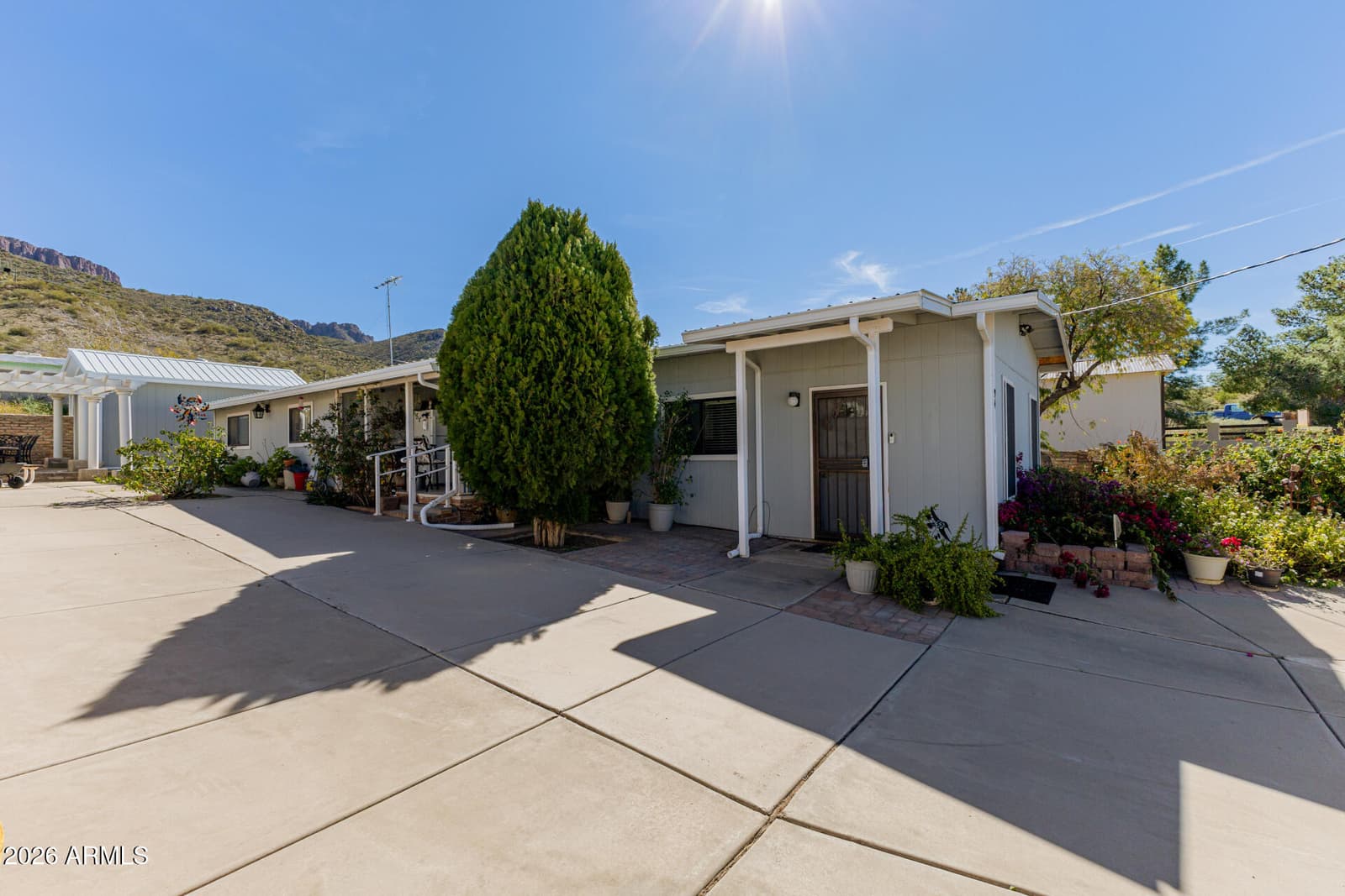 94 W ARNETT Drive, Superior, AZ 85173 — photo 9 of 35