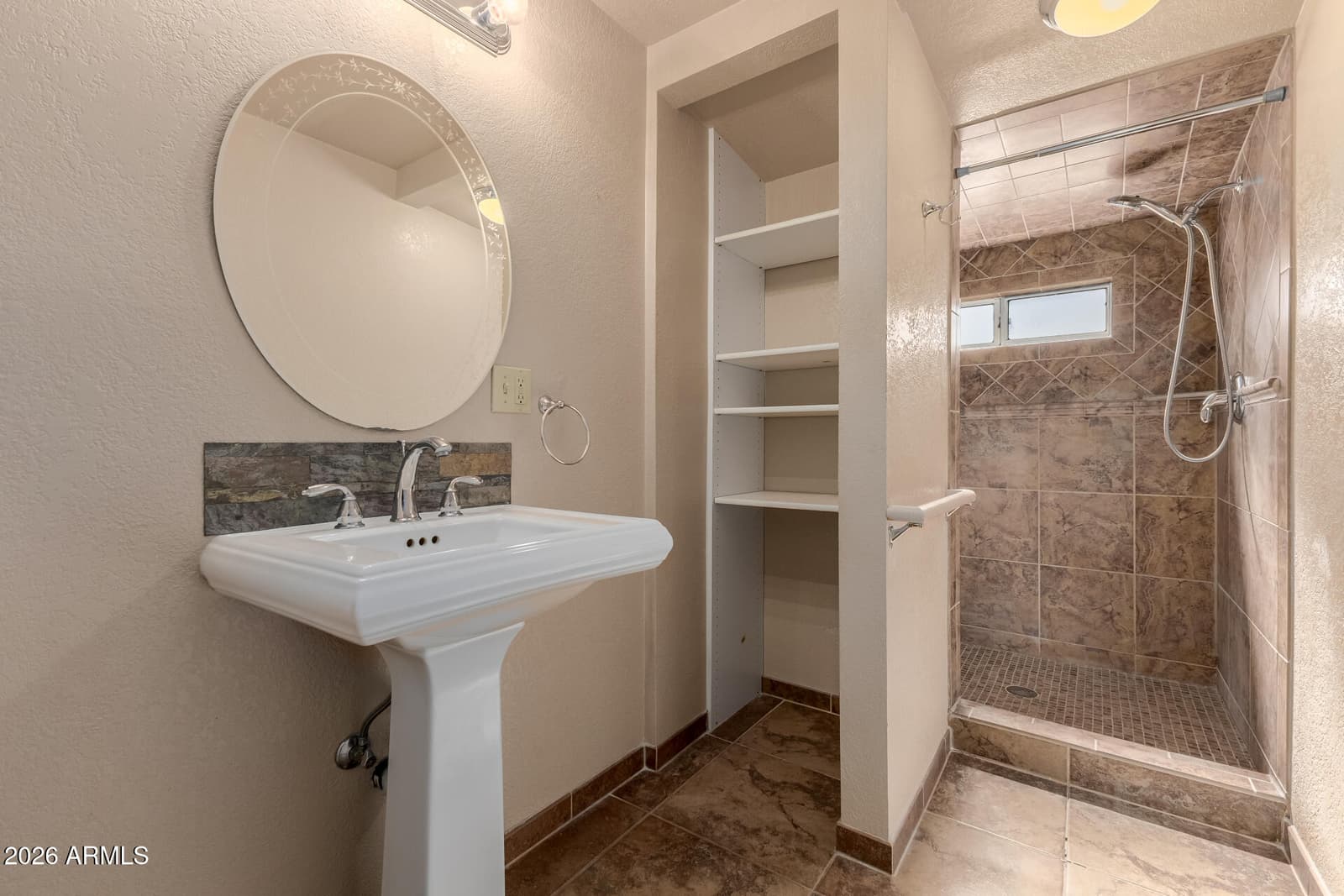 94 W ARNETT Drive, Superior, AZ 85173 — photo 6 of 35