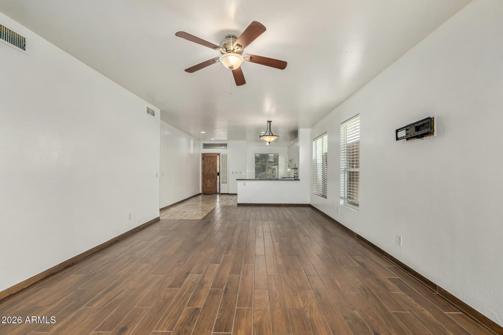 6157 W ECHO Lane, Glendale, AZ 85302 — photo 9 of 27