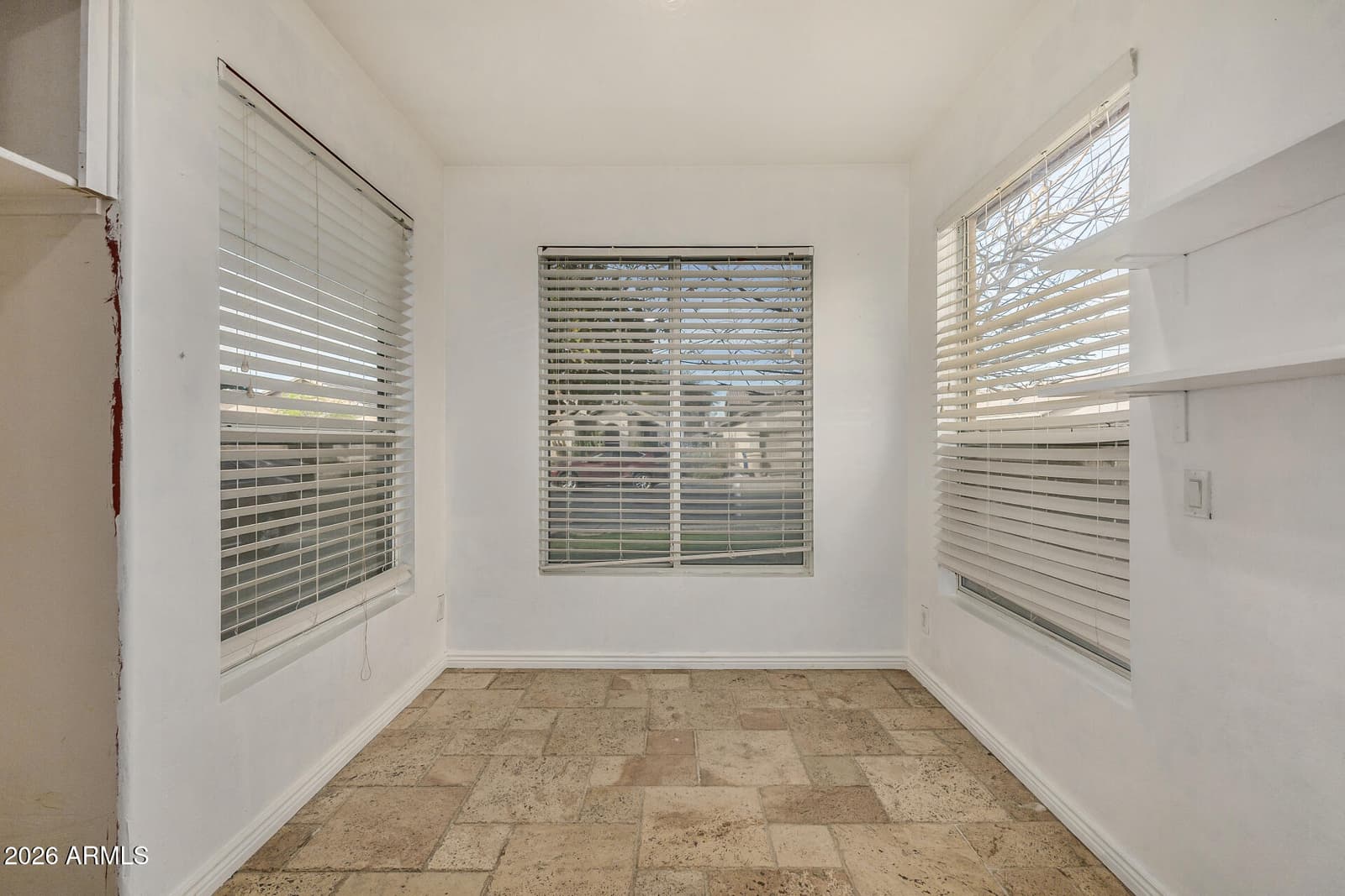6157 W ECHO Lane, Glendale, AZ 85302 — photo 6 of 27