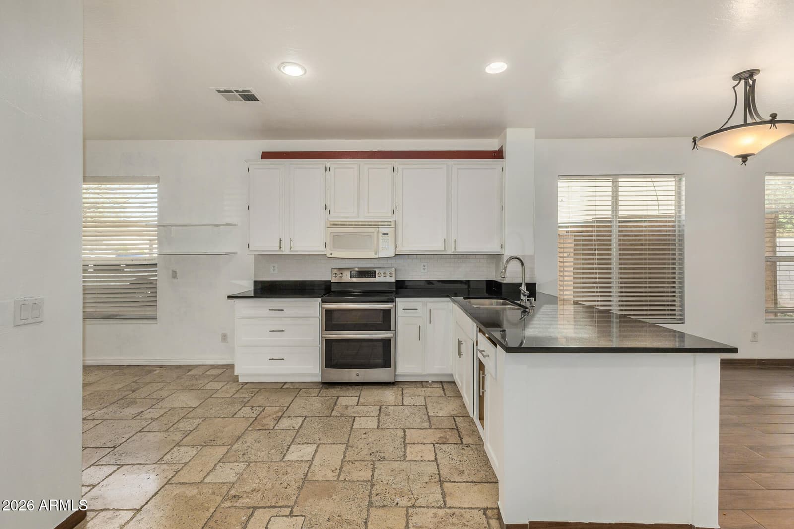 6157 W ECHO Lane, Glendale, AZ 85302 — photo 5 of 27