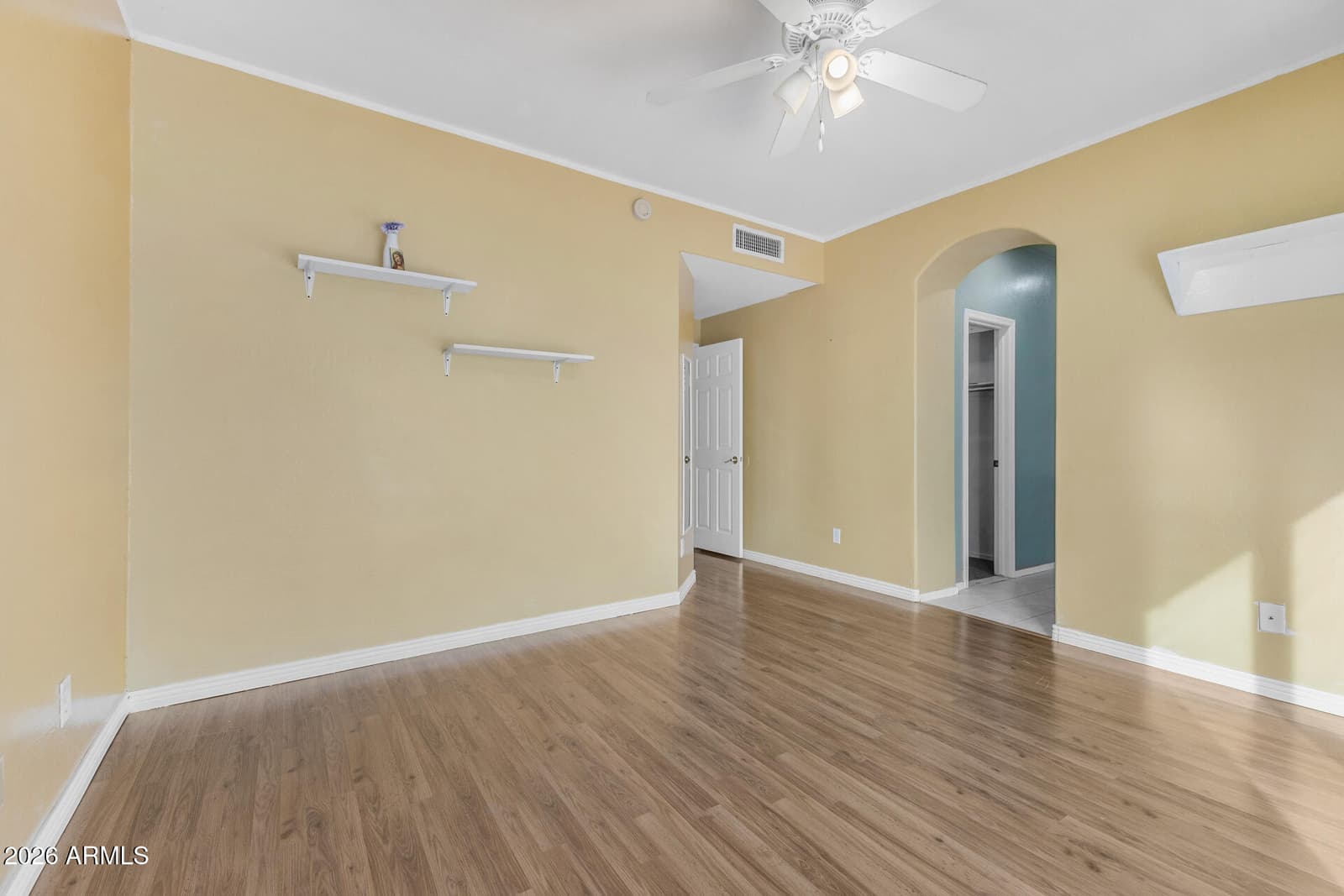 6157 W ECHO Lane, Glendale, AZ 85302 — photo 12 of 27