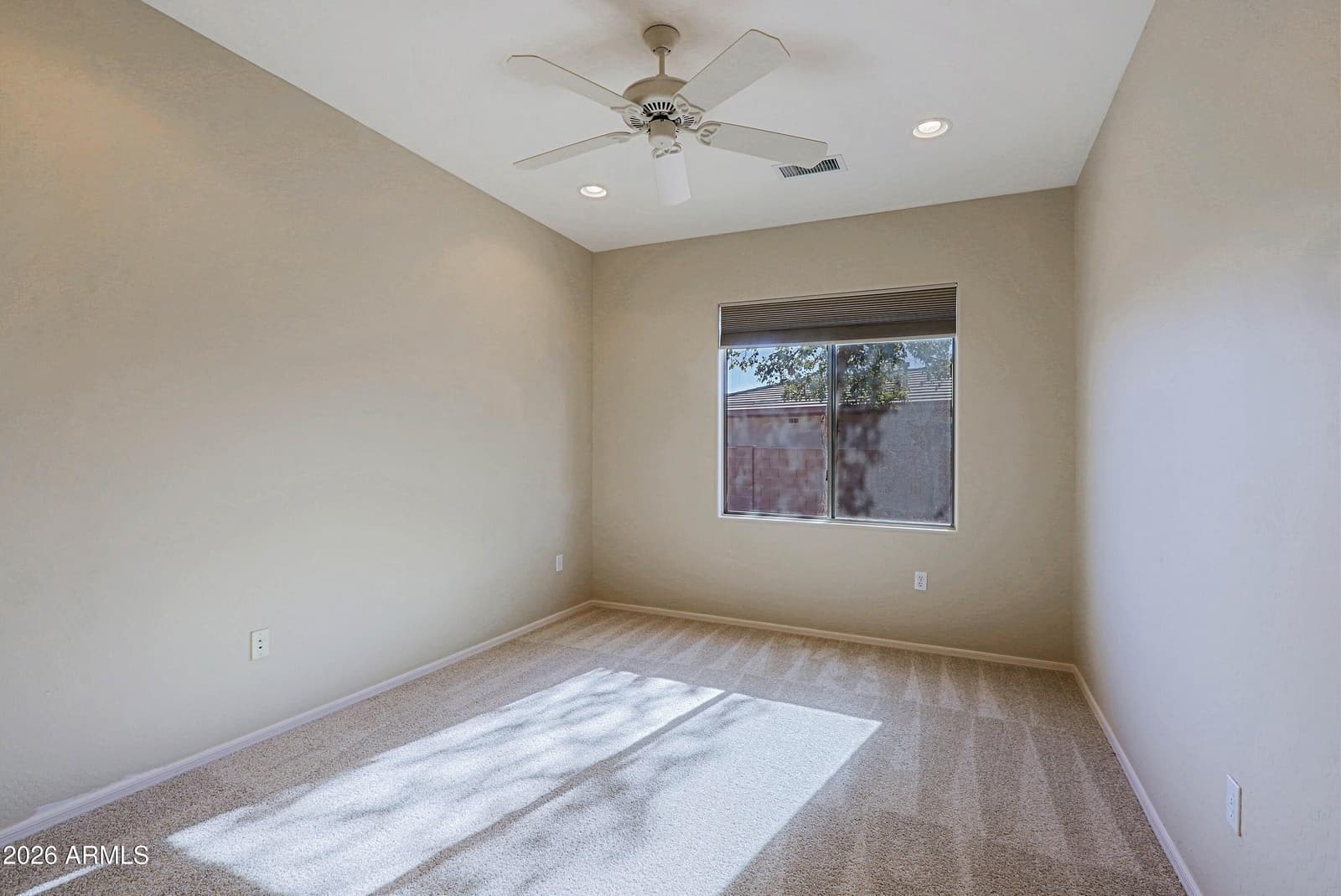 20862 N SEQUOIA CREST Drive, Surprise, AZ 85387 — photo 7 of 33
