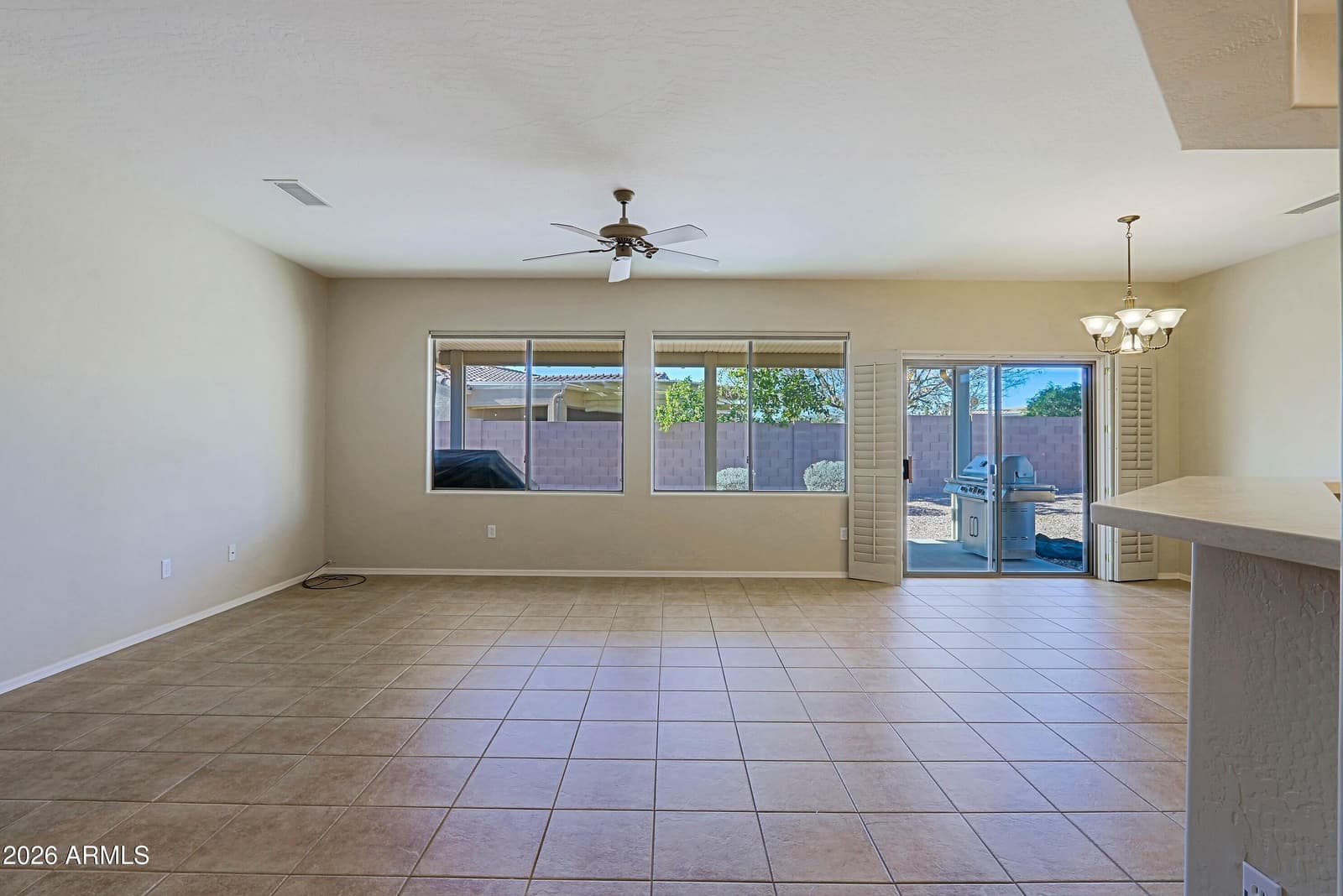 20862 N SEQUOIA CREST Drive, Surprise, AZ 85387 — photo 4 of 33
