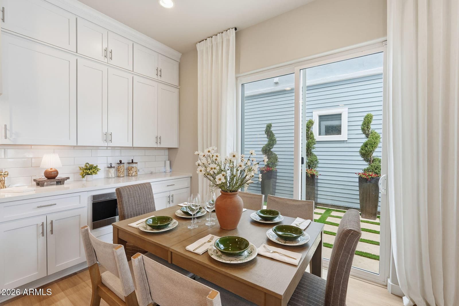 134 W HOLCOMB Lane, Phoenix, AZ 85003 — photo 12 of 40