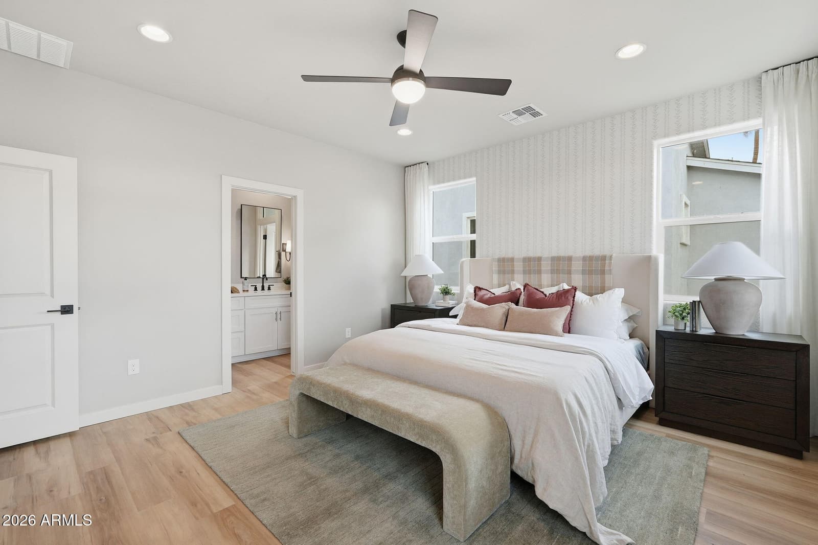 134 W HOLCOMB Lane, Phoenix, AZ 85003 — photo 16 of 40