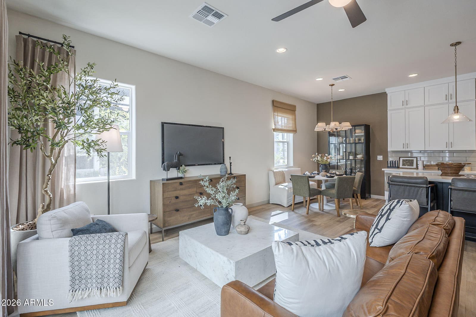 127 W HOLCOMB Lane, Phoenix, AZ 85003 — photo 11 of 35
