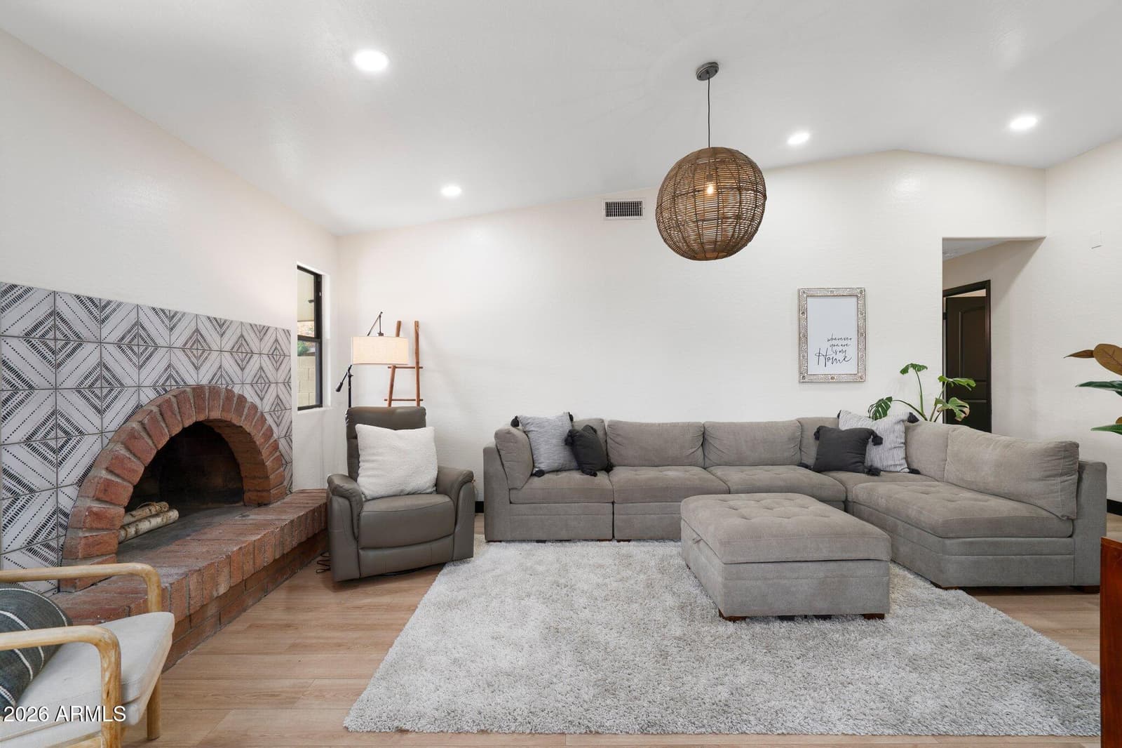 4035 W LOMA Lane, Phoenix, AZ 85051 — photo 3 of 25