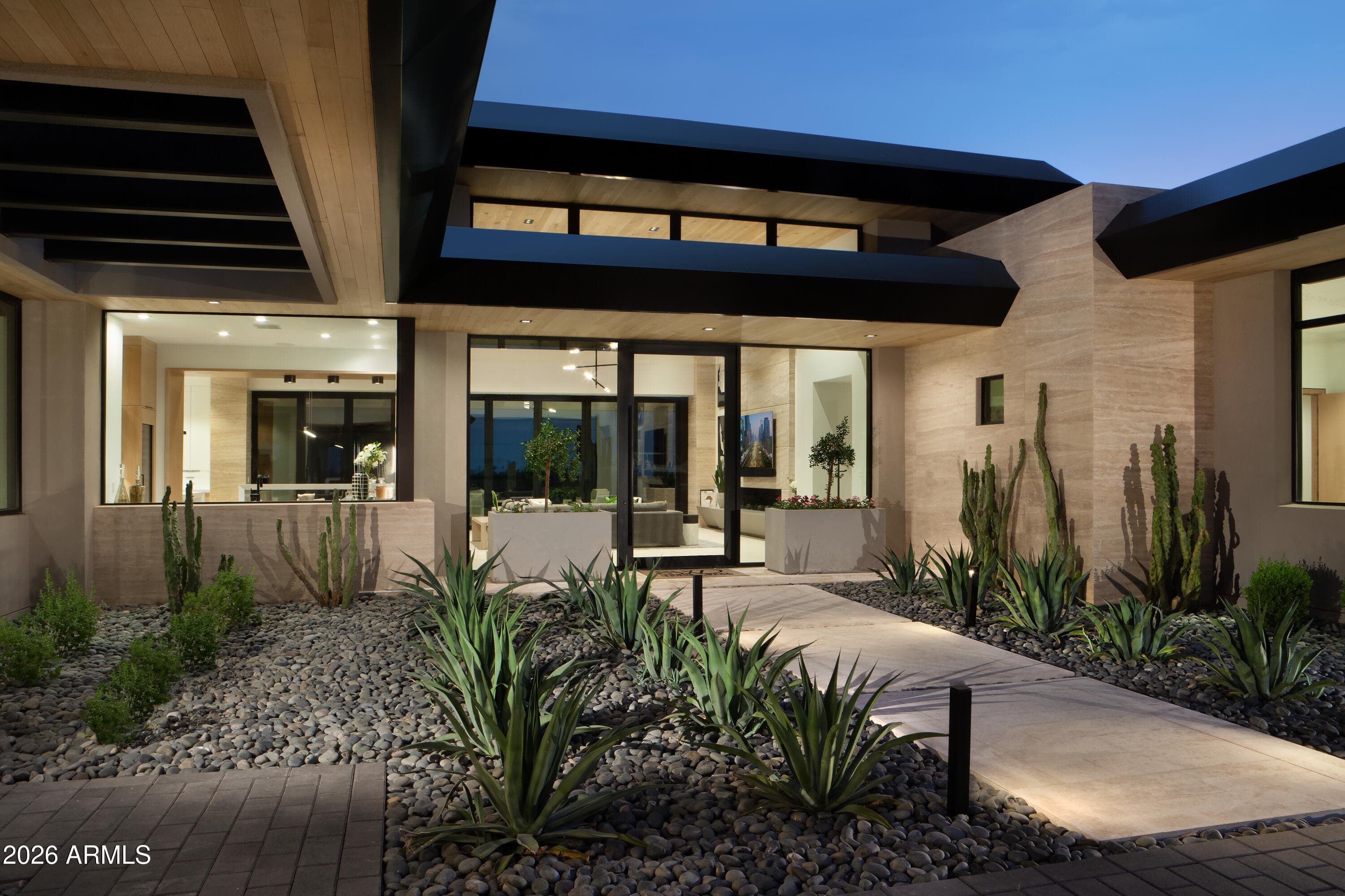 9277 E VEREDA SOLANA Drive, Scottsdale, AZ 85255 — photo 2 of 48
