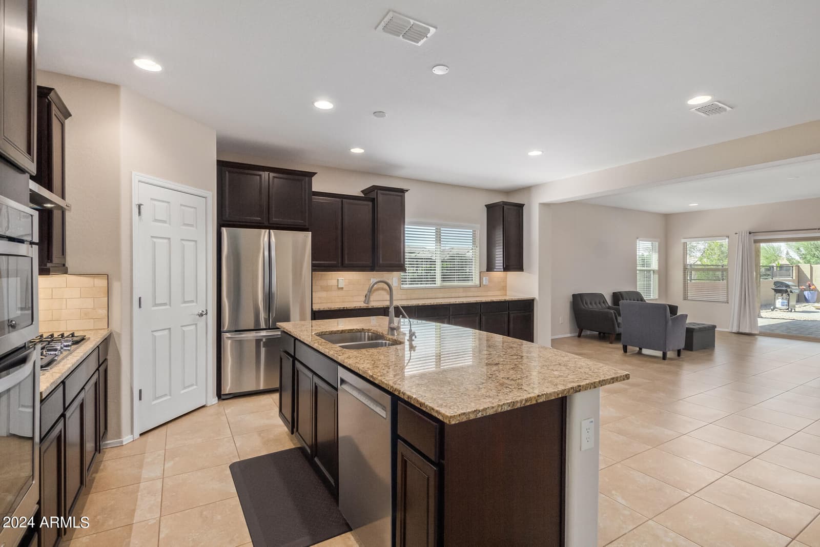 10912 E TUMBLEWEED Avenue, Mesa, AZ 85212 — photo 11 of 35