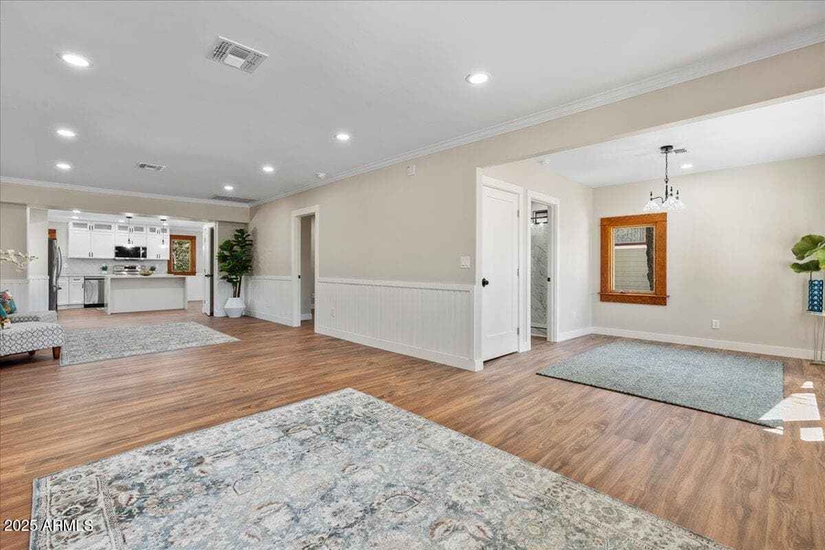 337 S MOUNT VERNON Avenue, Prescott, AZ 86303 — photo 9 of 44