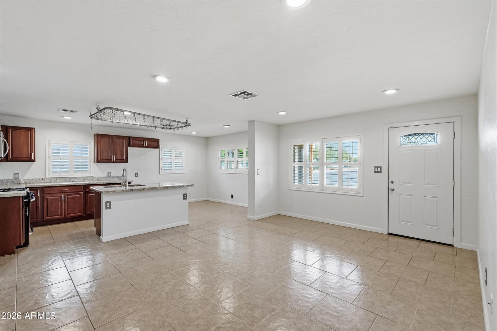 6246 N 23RD Avenue, Phoenix, AZ 85015 — photo 7 of 30