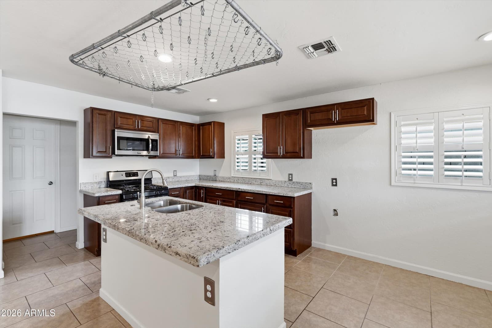 6246 N 23RD Avenue, Phoenix, AZ 85015 — photo 3 of 30