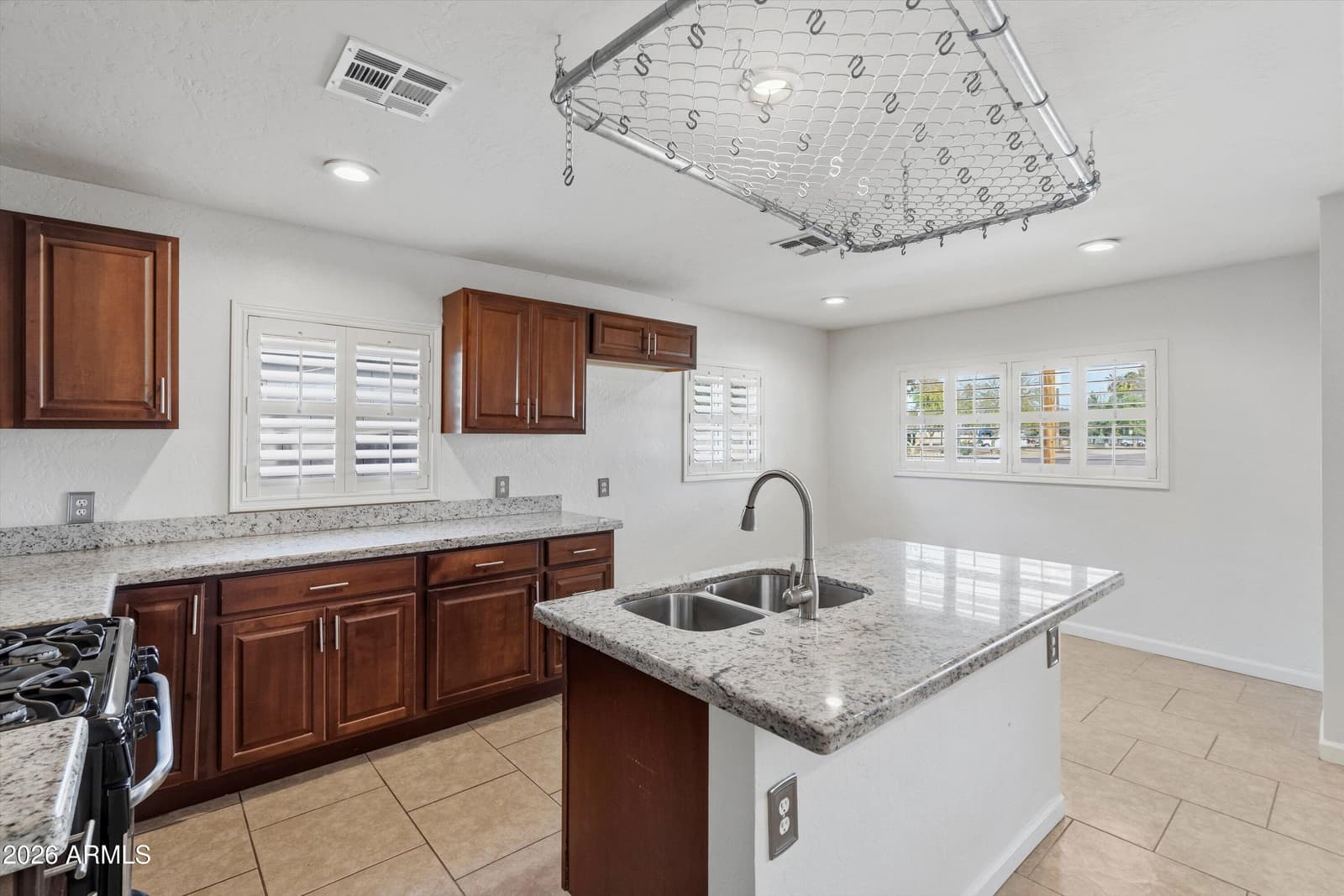 6246 N 23RD Avenue, Phoenix, AZ 85015 — photo 4 of 30