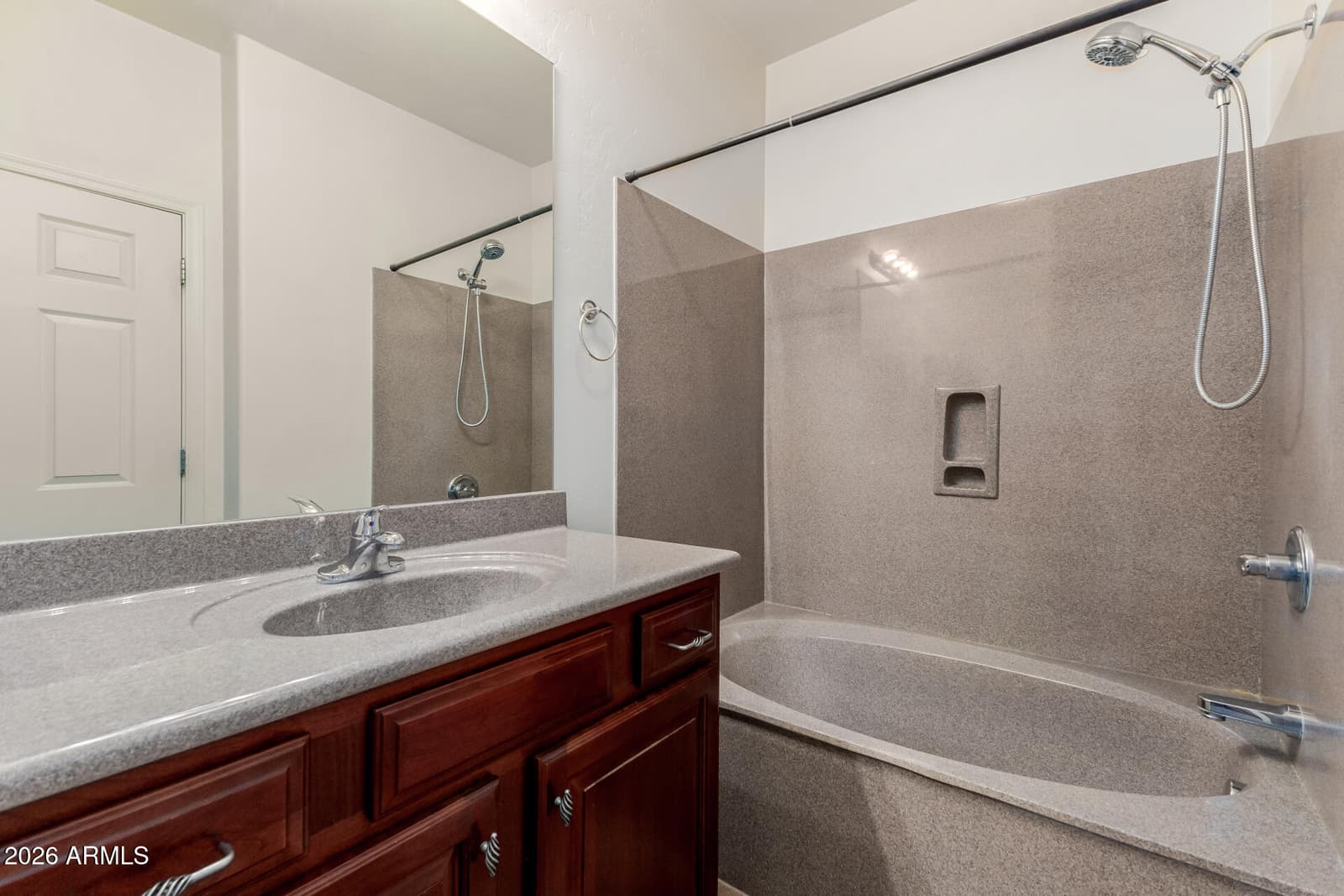5450 E DEER VALLEY Drive 3019, Phoenix, AZ 85054 — photo 5 of 19