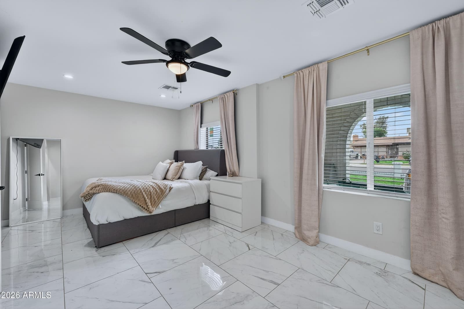 7148 W CATALINA Drive, Phoenix, AZ 85033 — photo 15 of 22