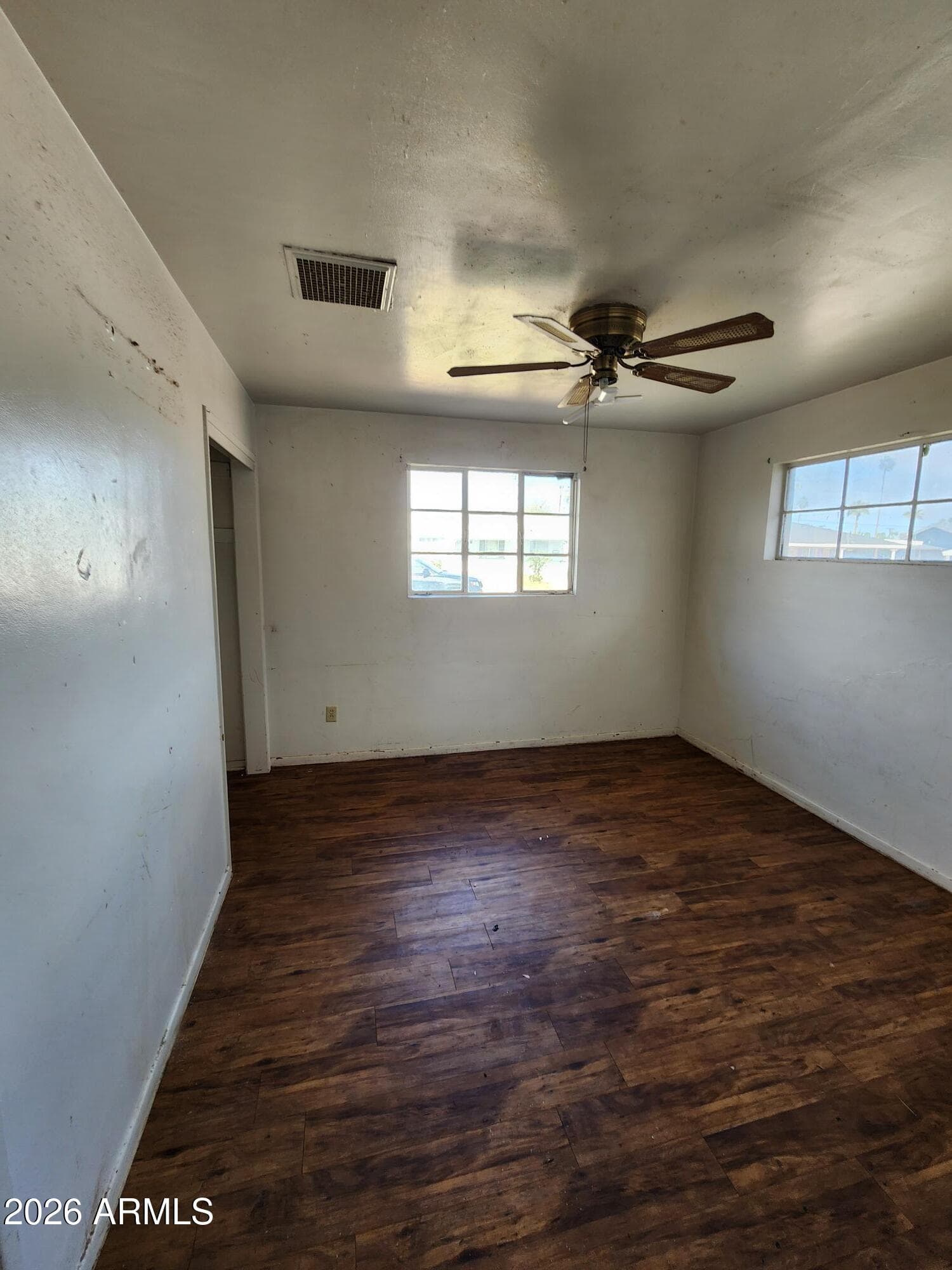 2207 W CACTUS WREN Drive, Phoenix, AZ 85021 — photo 8 of 11