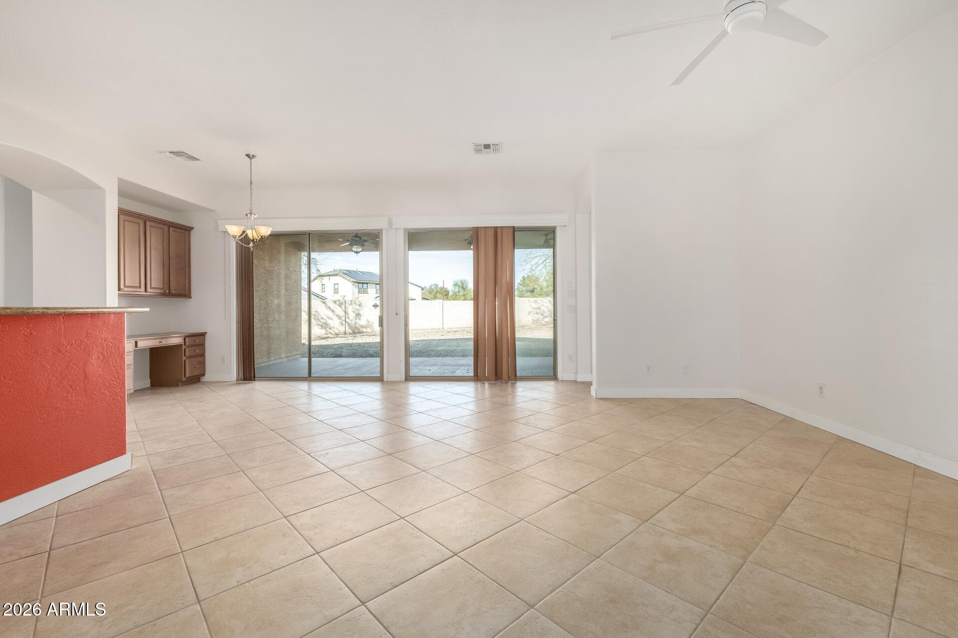 8690 W MORTEN Avenue, Glendale, AZ 85305 — photo 9 of 33