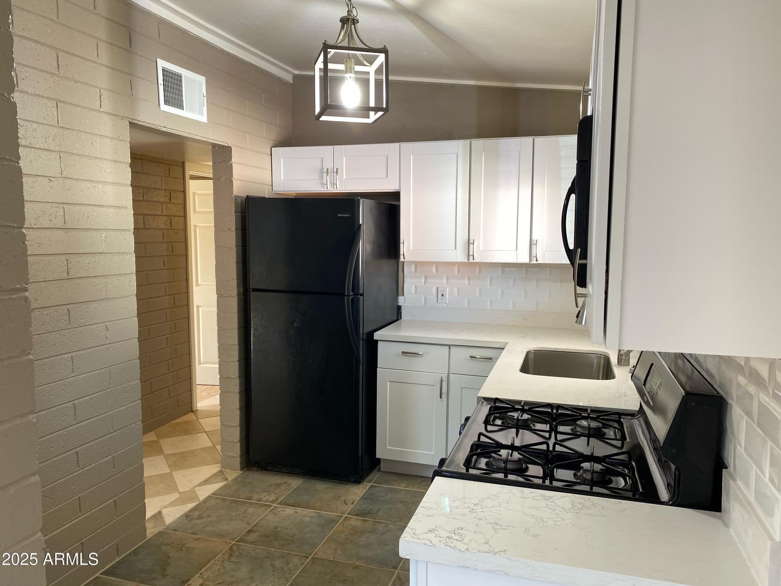315 S BECK Avenue, Tempe, AZ 85281 — photo 5 of 31