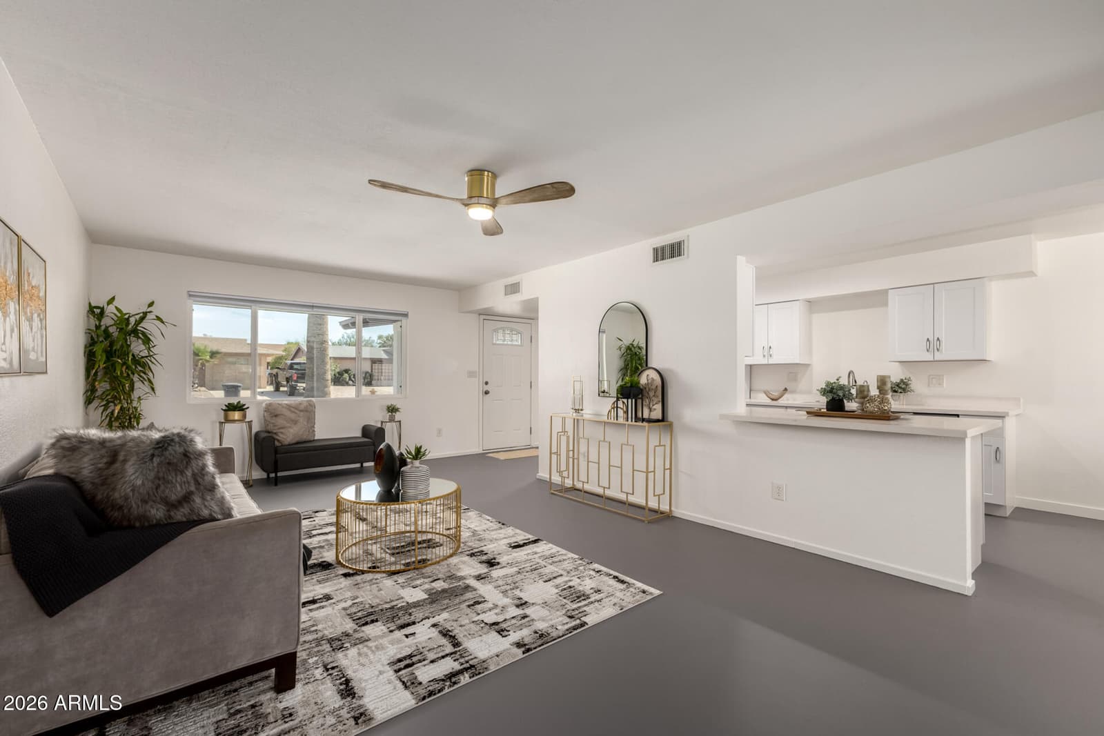 836 S SARANAC Avenue, Mesa, AZ 85208