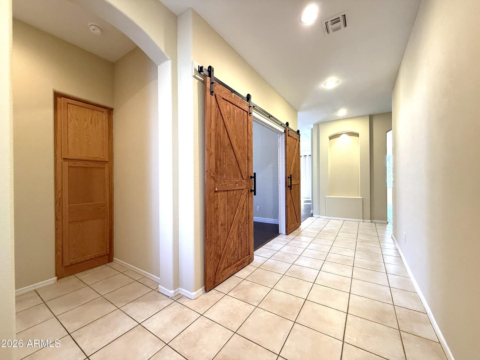 1819 W NIGHTHAWK Way, Phoenix, AZ 85045 — photo 2 of 25