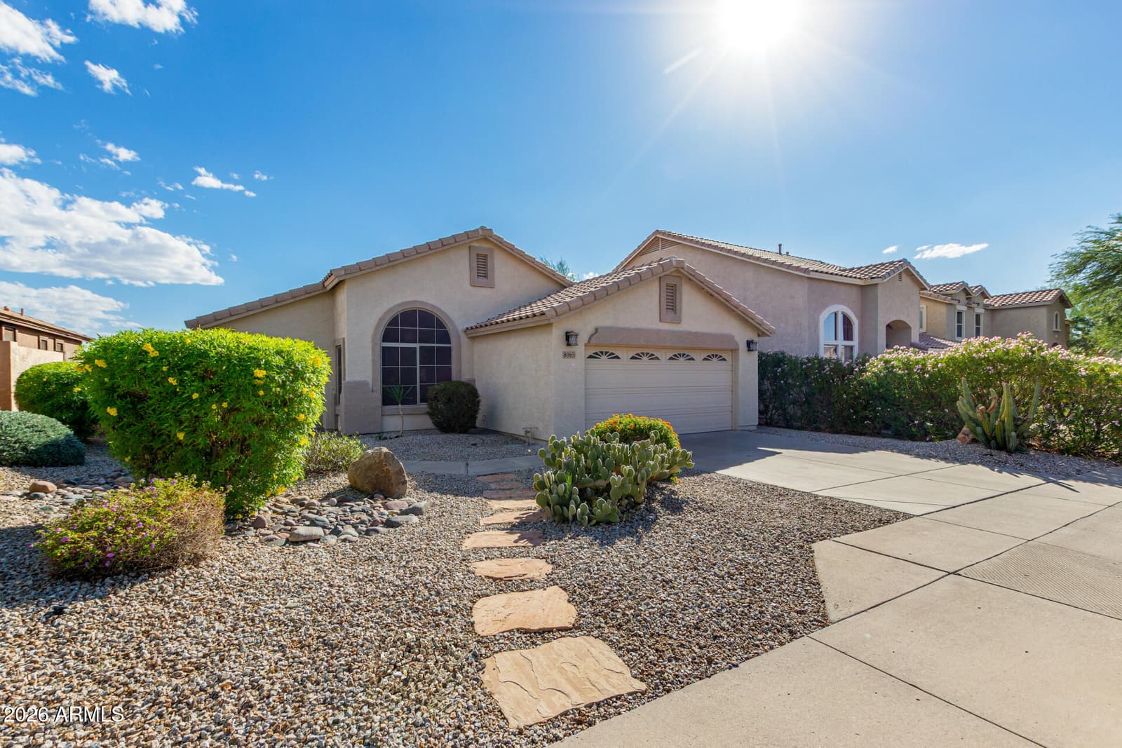 8965 E HILLVIEW Street, Mesa, AZ 85207 — photo 2 of 27