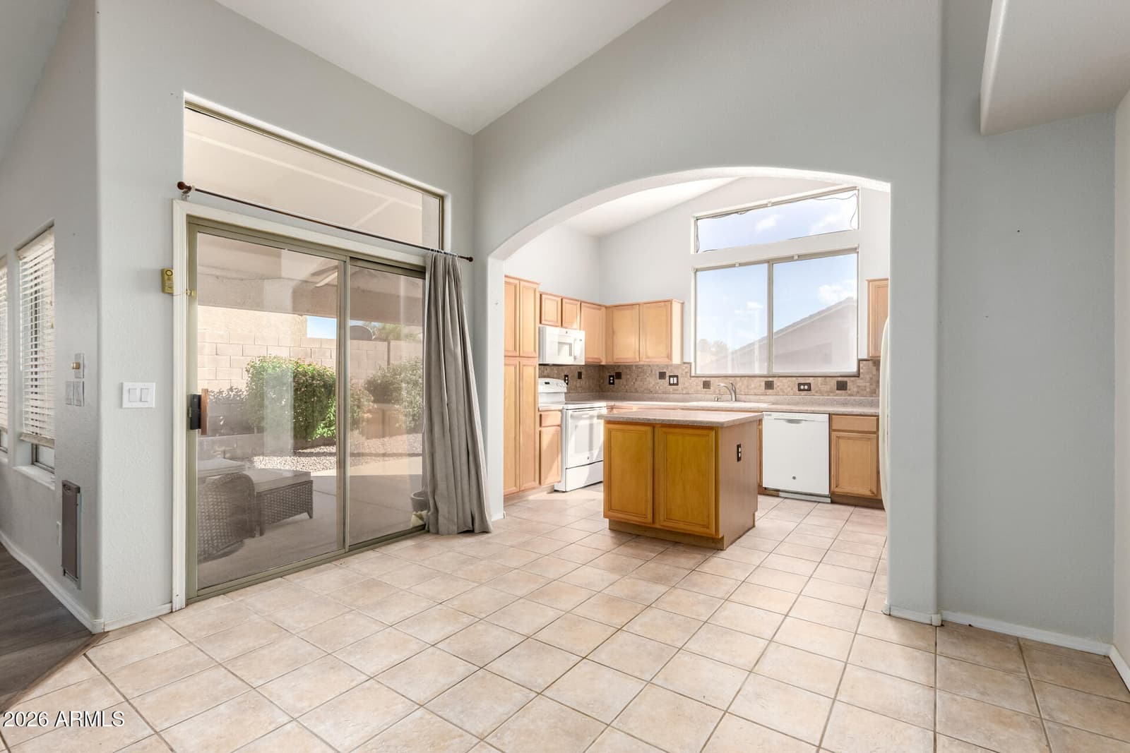 8965 E HILLVIEW Street, Mesa, AZ 85207 — photo 8 of 27