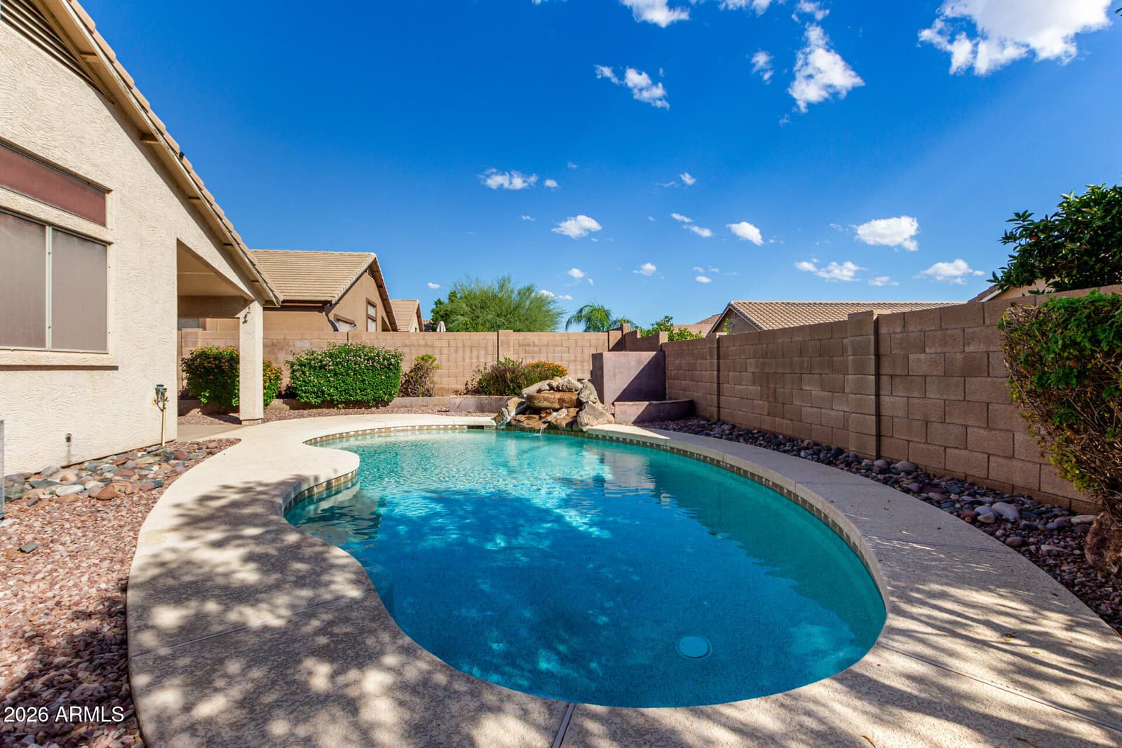 8965 E HILLVIEW Street, Mesa, AZ 85207 — photo 3 of 27