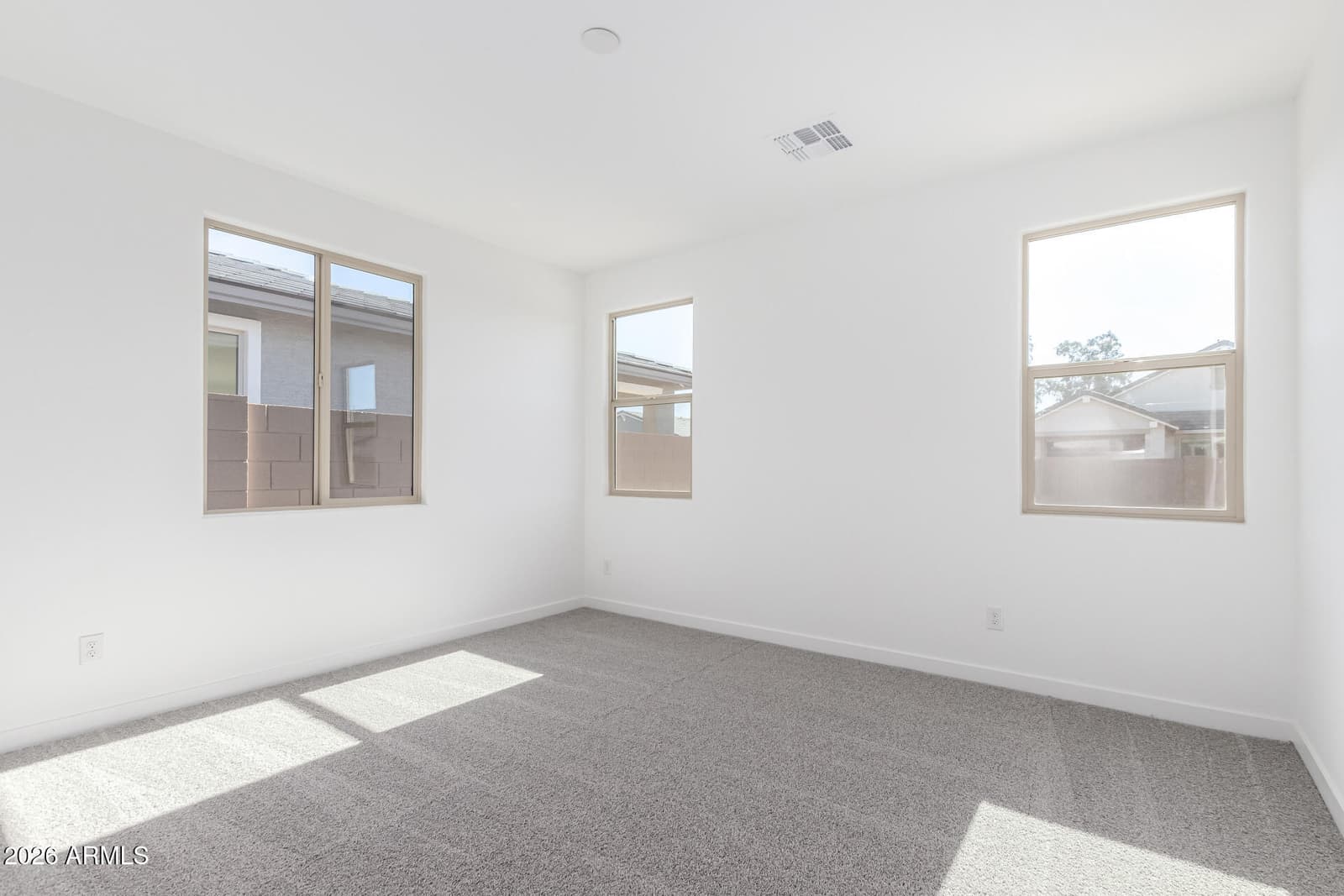 5447 W MANZANITA Drive, Glendale, AZ 85302 — photo 7 of 28