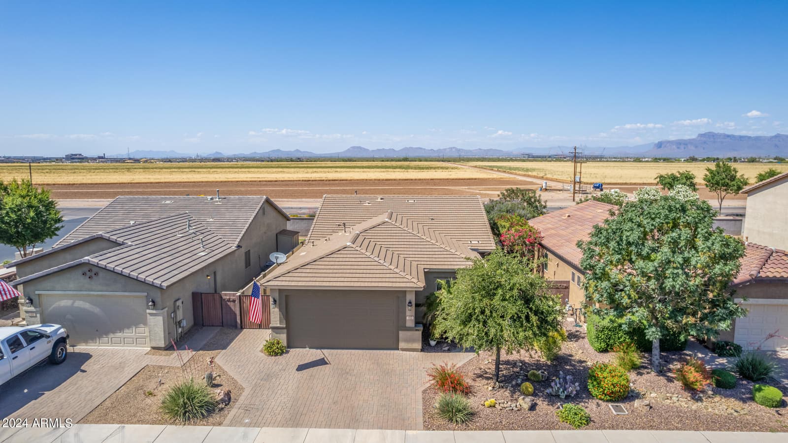 552 W HONEY LOCUST Avenue, Queen Creek, AZ 85140 — photo 1 of 29