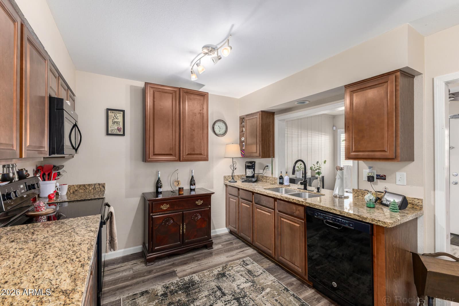 11154 W EMERALD Drive, Sun City, AZ 85351 — photo 10 of 32