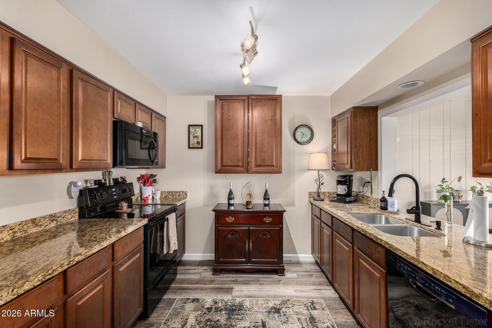 11154 W EMERALD Drive, Sun City, AZ 85351 — photo 11 of 32