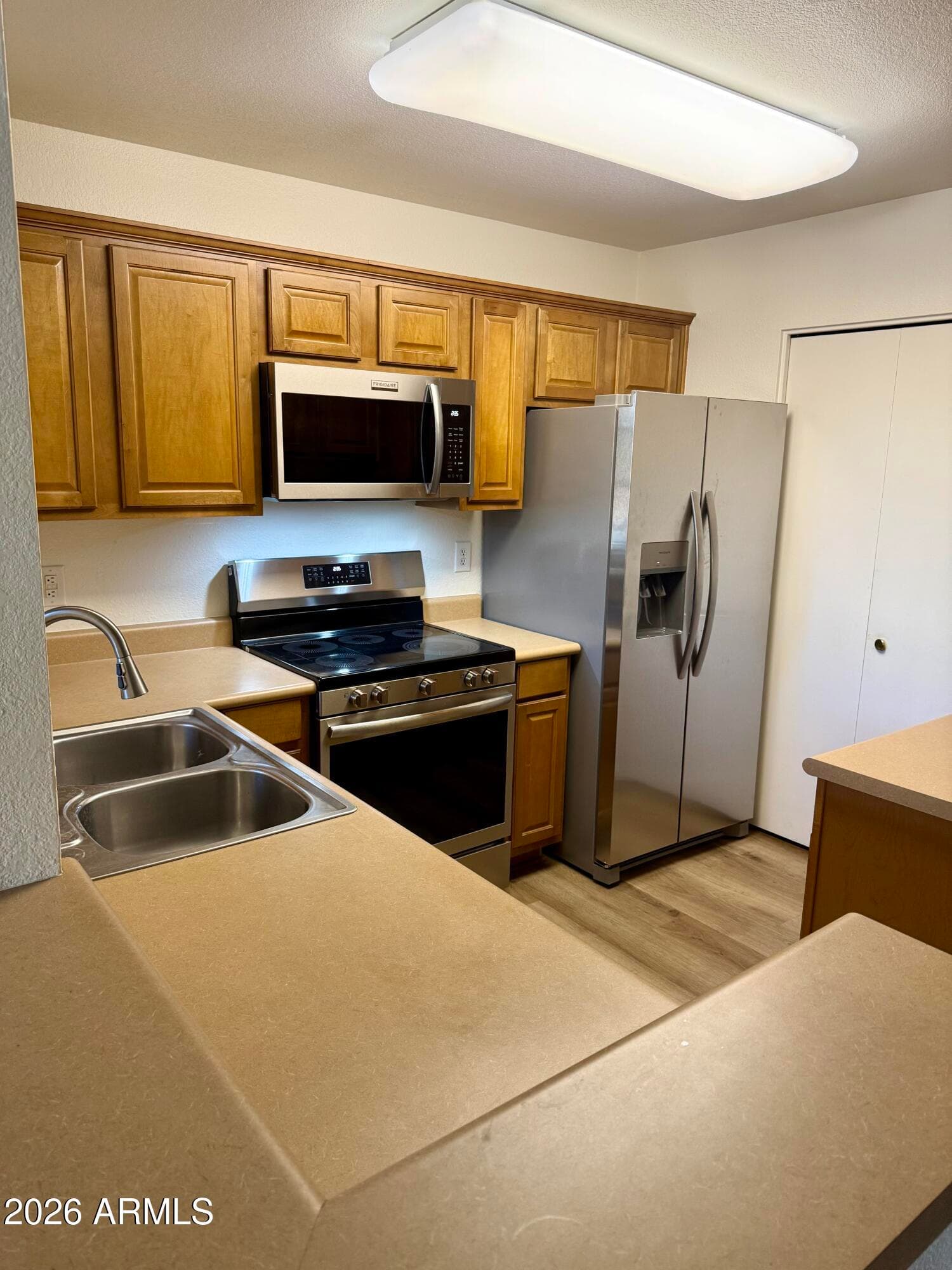 1880 E MORTEN Avenue 202, Phoenix, AZ 85020