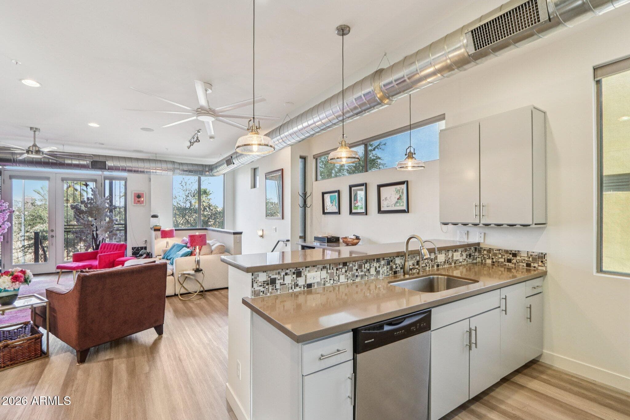 524 E AMES Place, Phoenix, AZ 85004 — photo 4 of 36