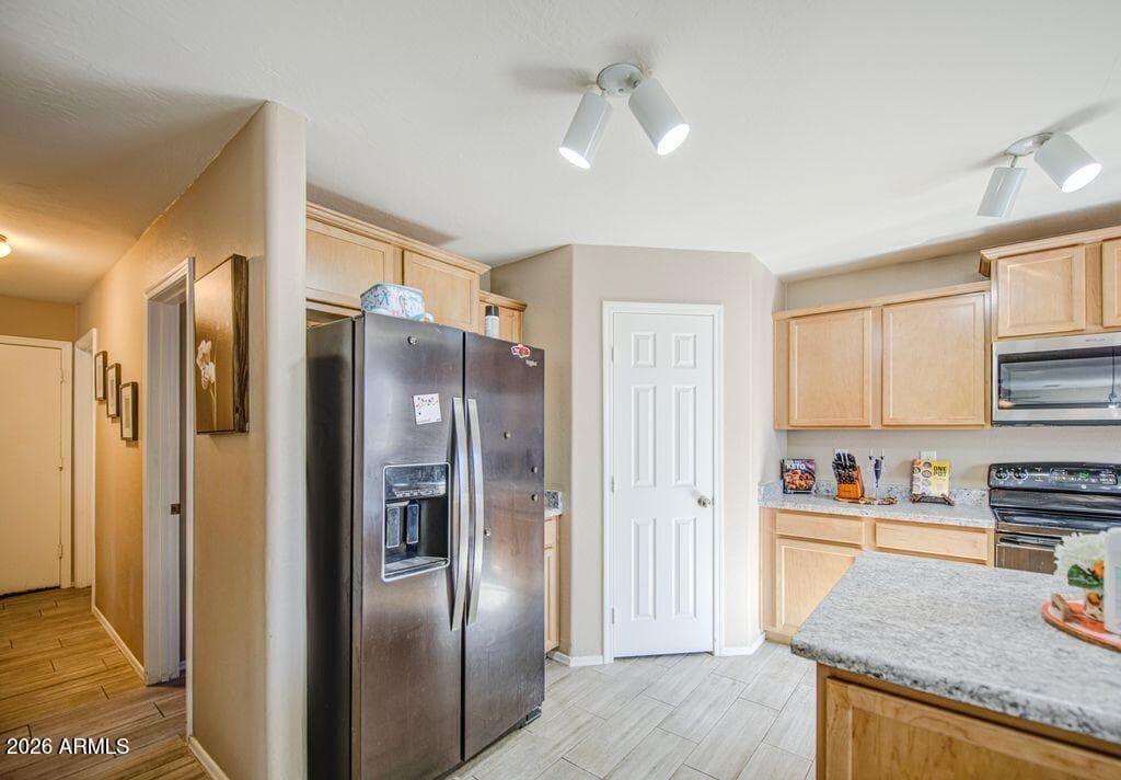 43269 W BLAZEN Trail, Maricopa, AZ 85138 — photo 12 of 29