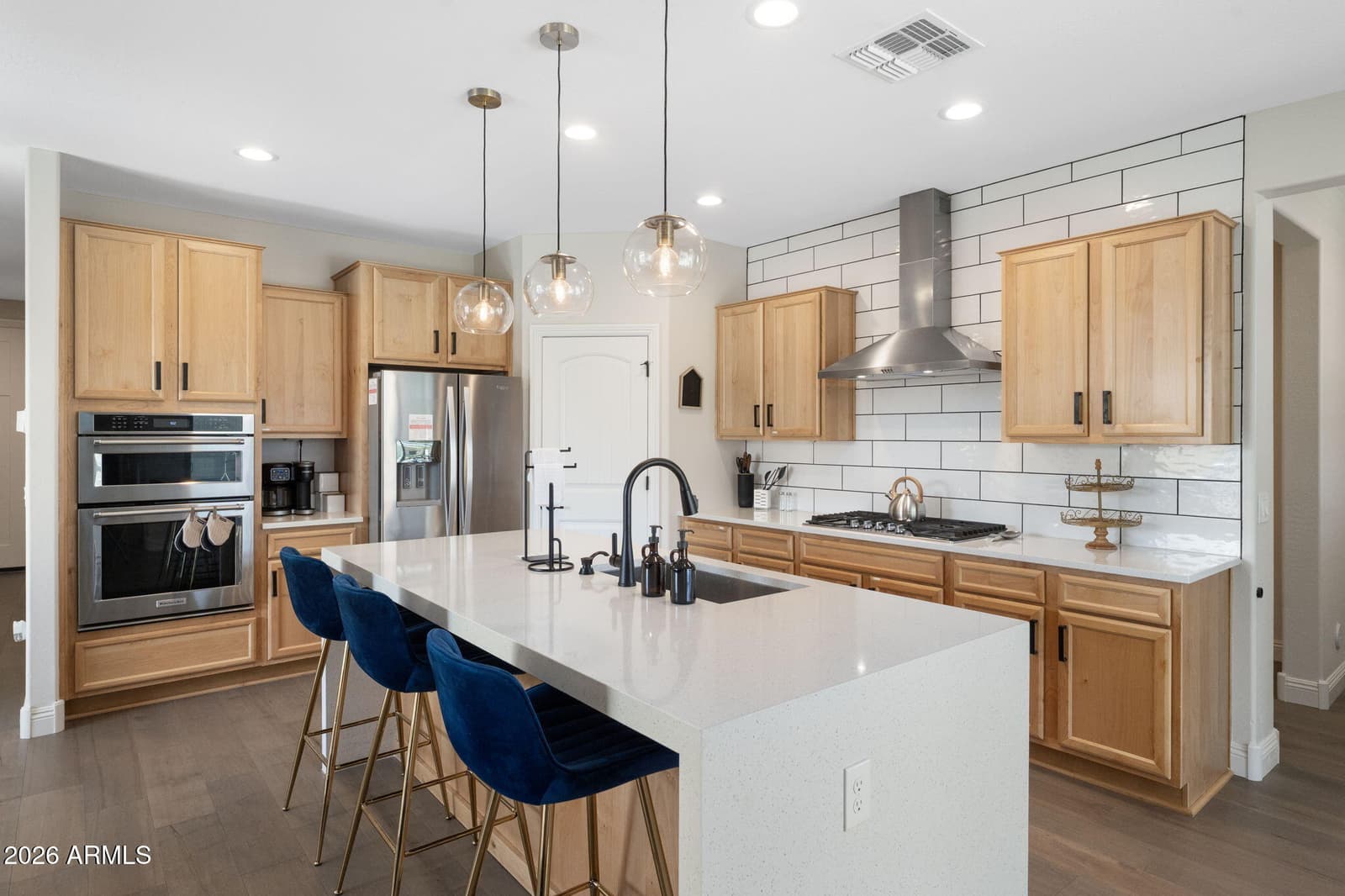 8740 W SAN MIGUEL Avenue, Glendale, AZ 85305 — photo 4 of 33