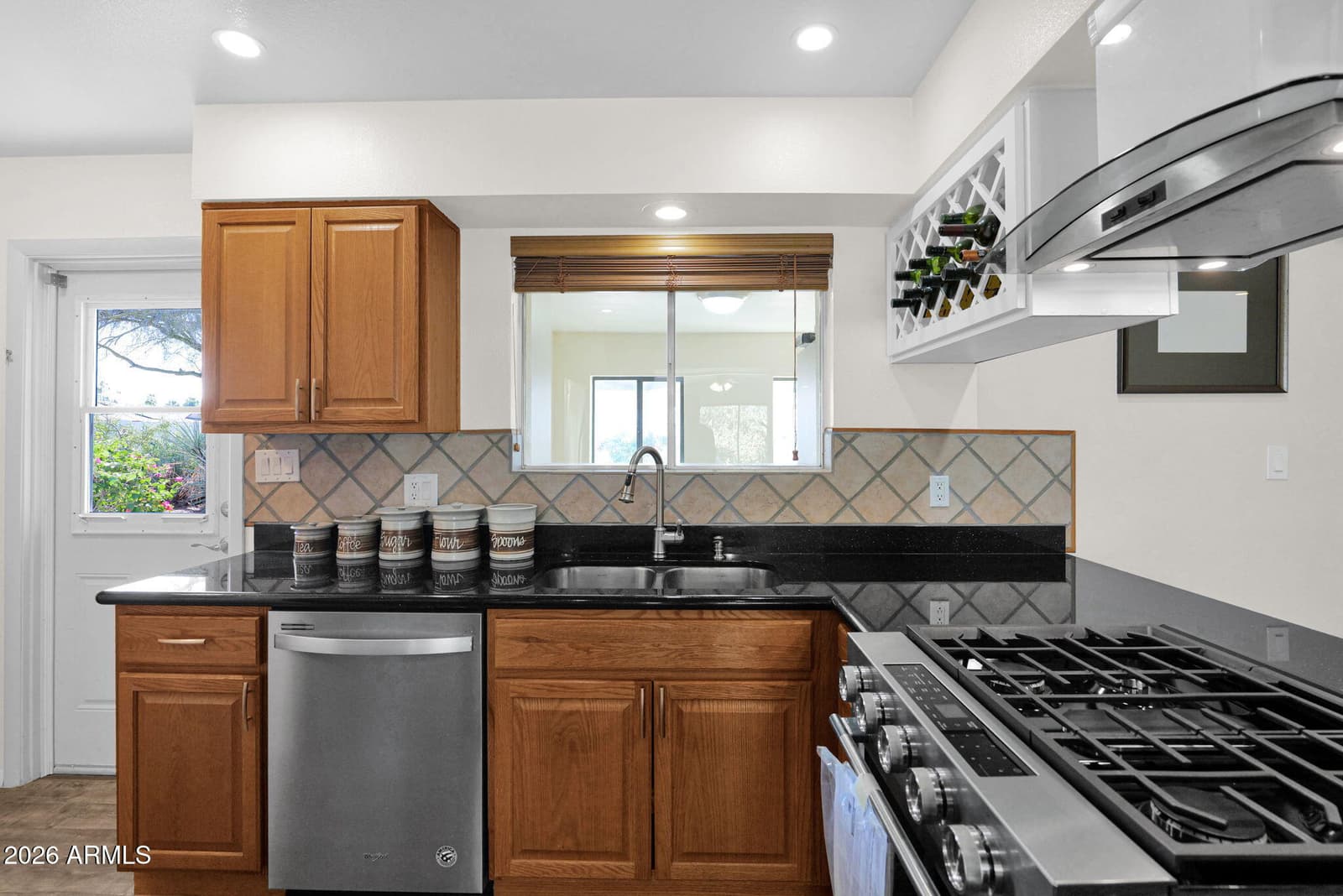 3833 E DESERT COVE Avenue, Phoenix, AZ 85028 — photo 8 of 39