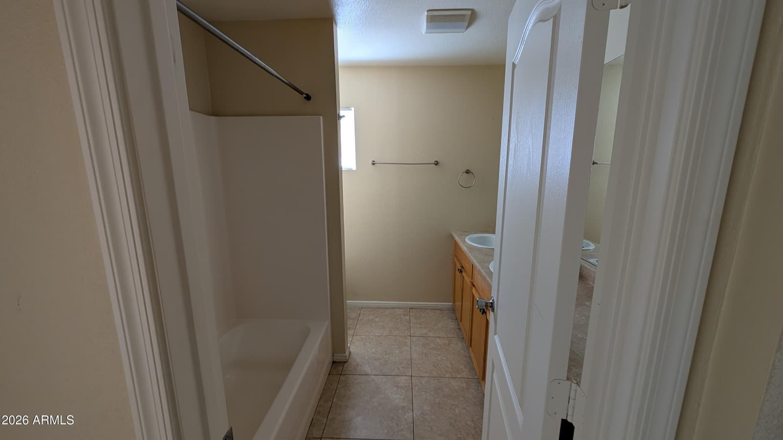 2929 E EBERLE Lane, Phoenix, AZ 85032 — photo 8 of 15
