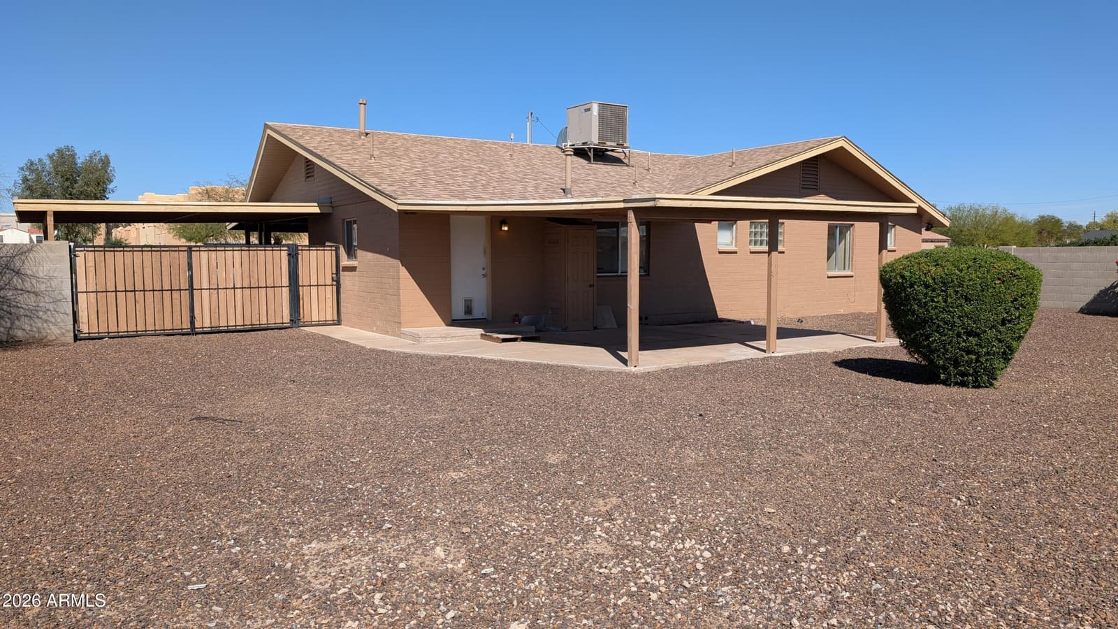 2929 E EBERLE Lane, Phoenix, AZ 85032 — photo 13 of 15