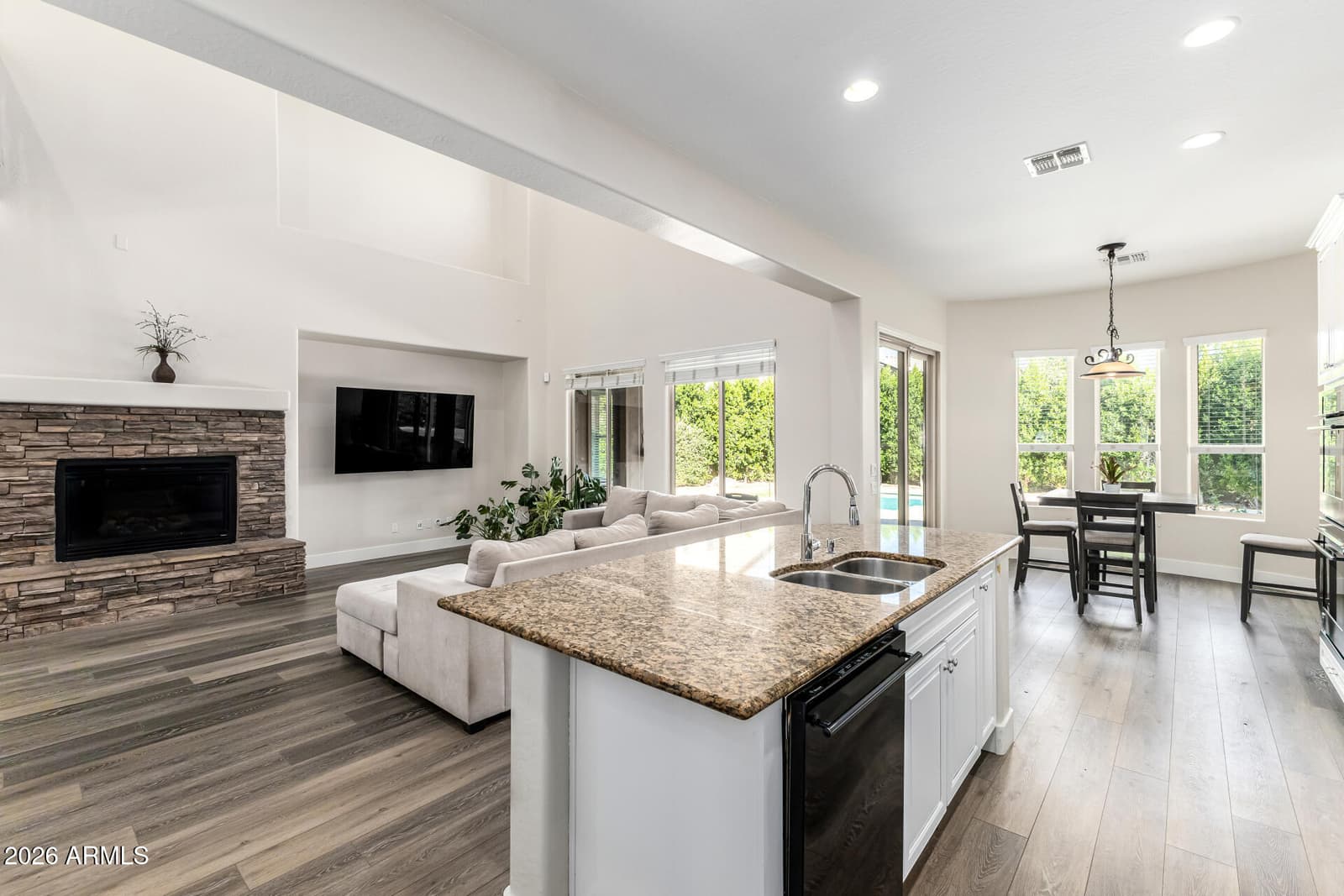 21231 N 38TH Place, Phoenix, AZ 85050 — photo 13 of 58