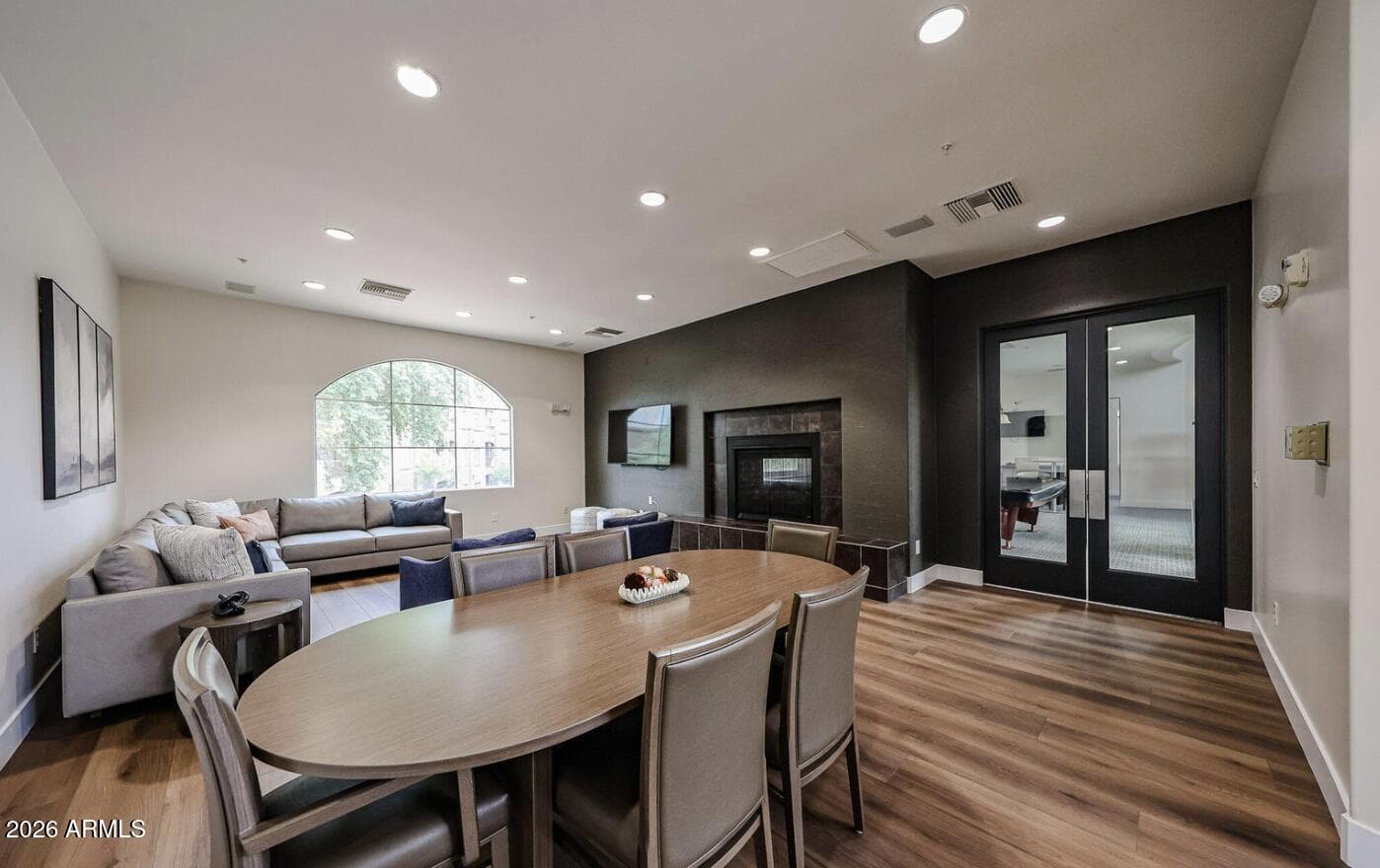 5450 E DEER VALLEY Drive 3019, Phoenix, AZ 85054 — photo 8 of 19